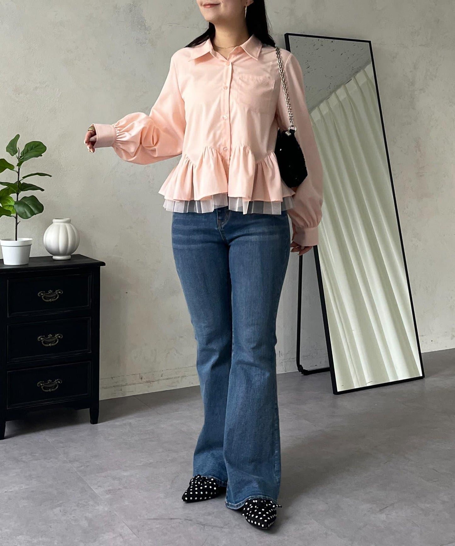 下襬荷葉邊網紗泡泡袖襯衫