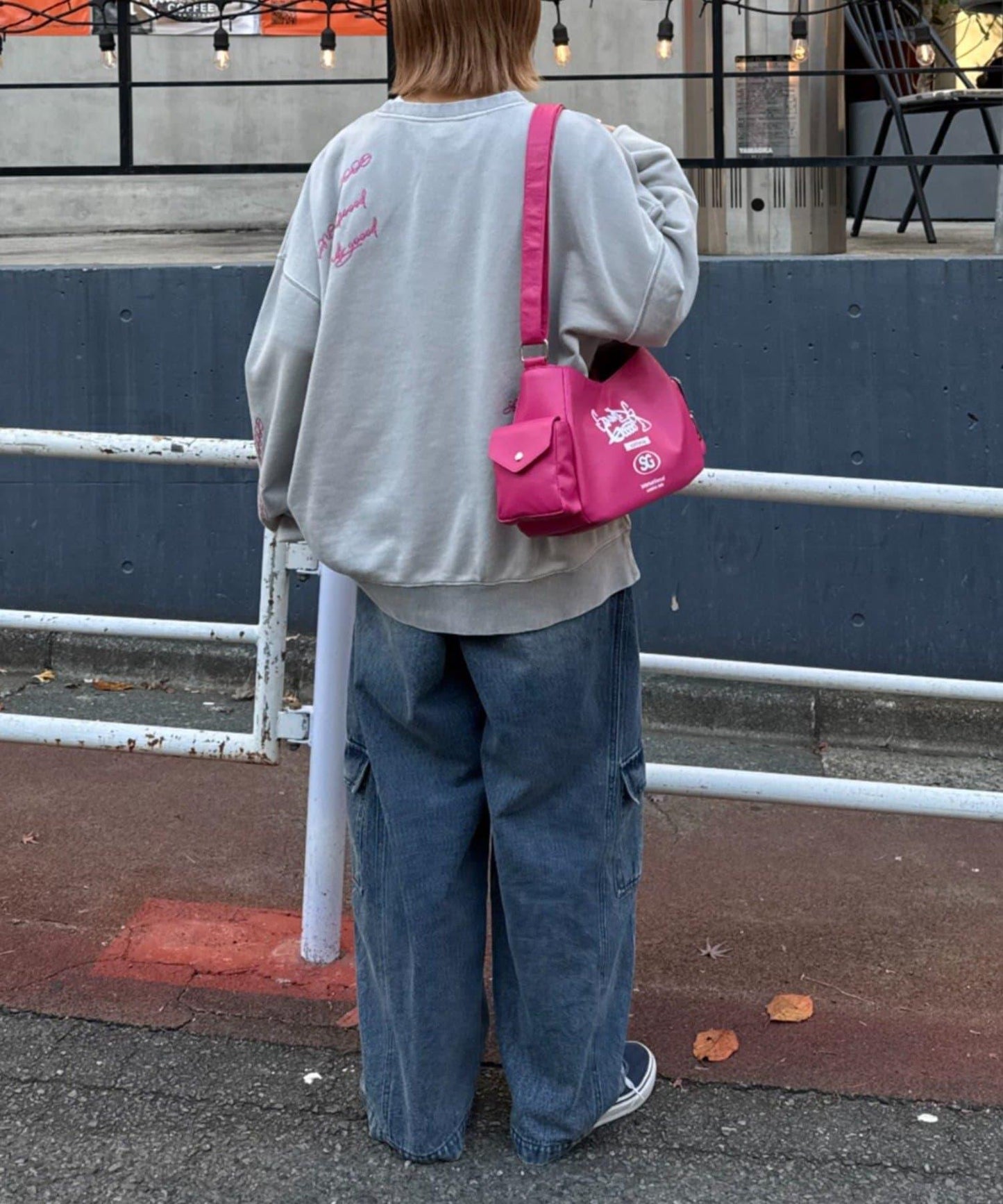 SOUNDS GOOOOD 皮質半月包