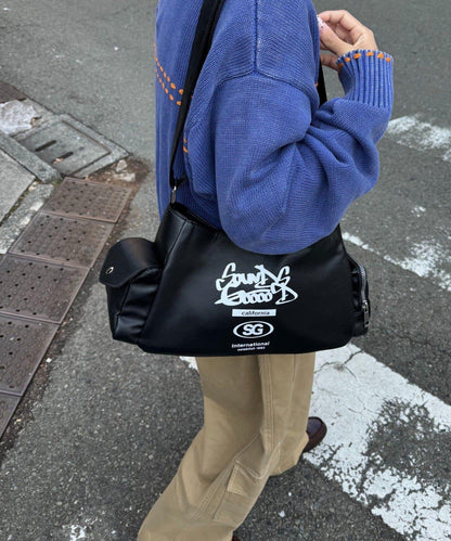 SOUNDS GOOOOD 皮質半月包