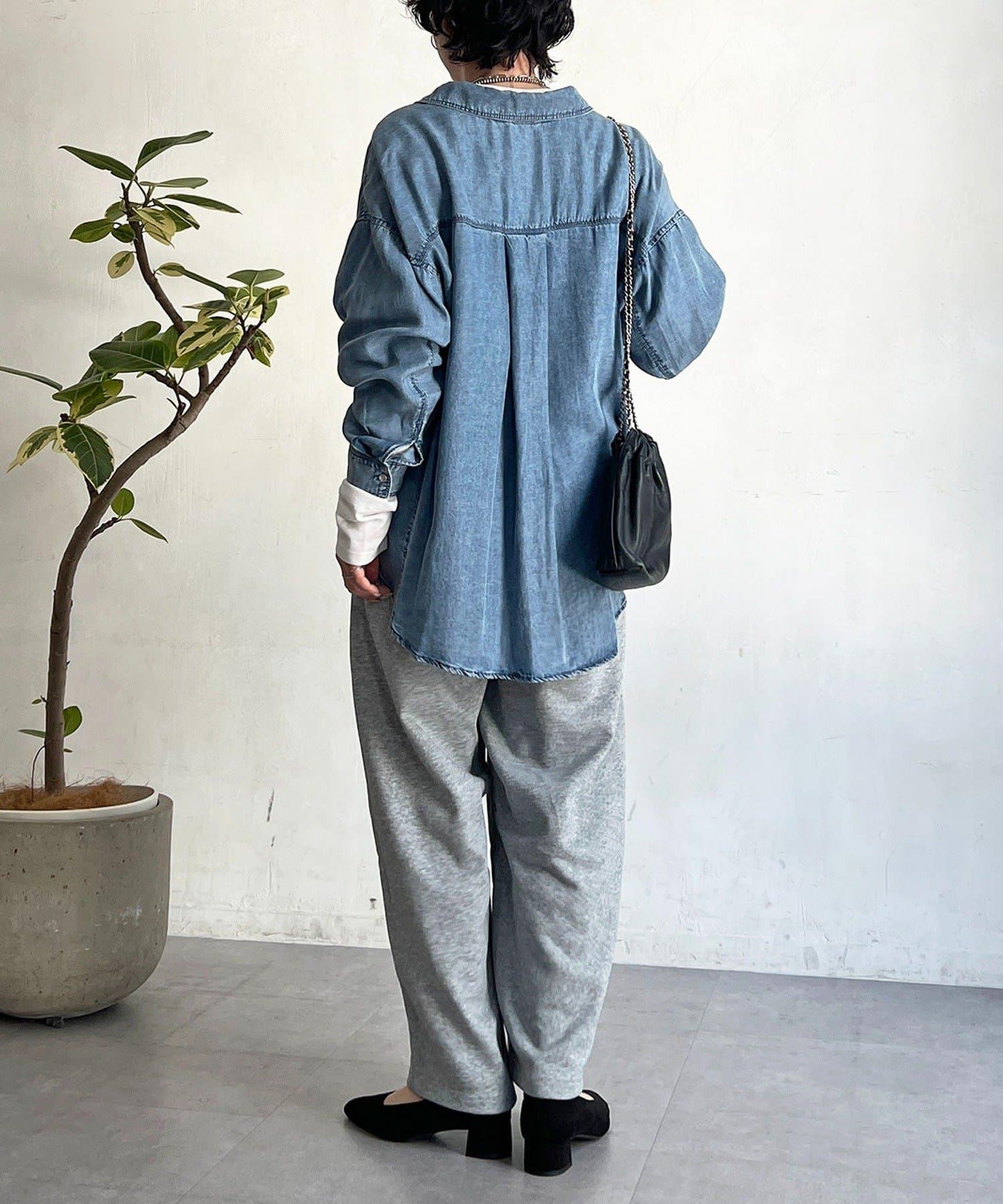 牛仔圓弧下襬襯衫