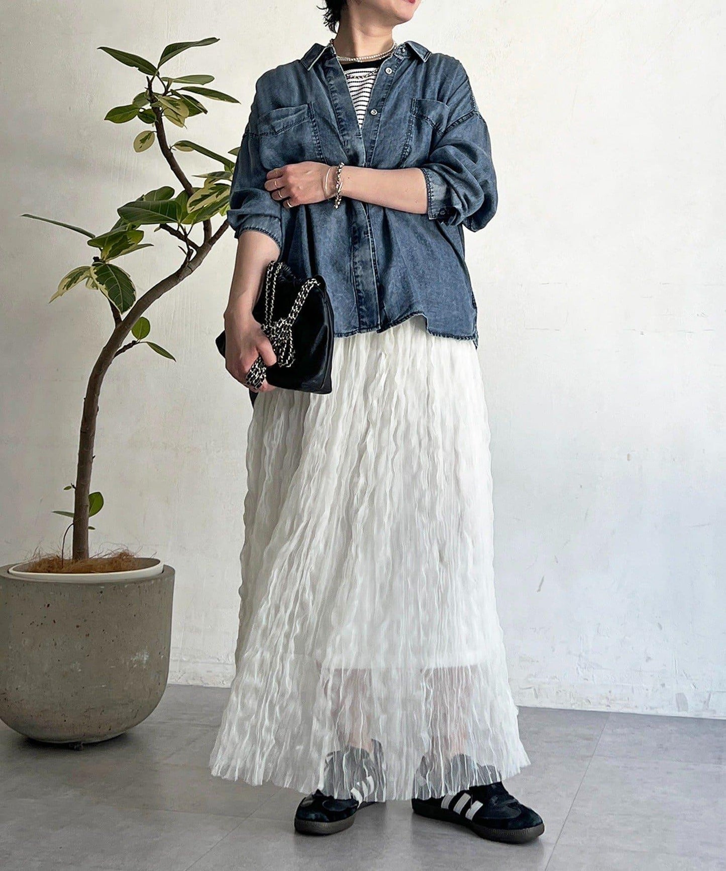 牛仔圓弧下襬襯衫