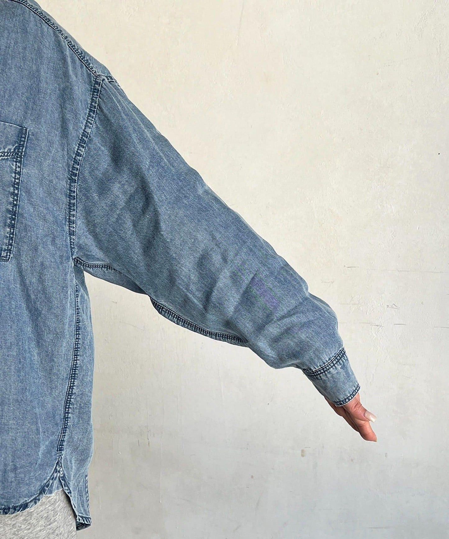 牛仔圓弧下襬襯衫