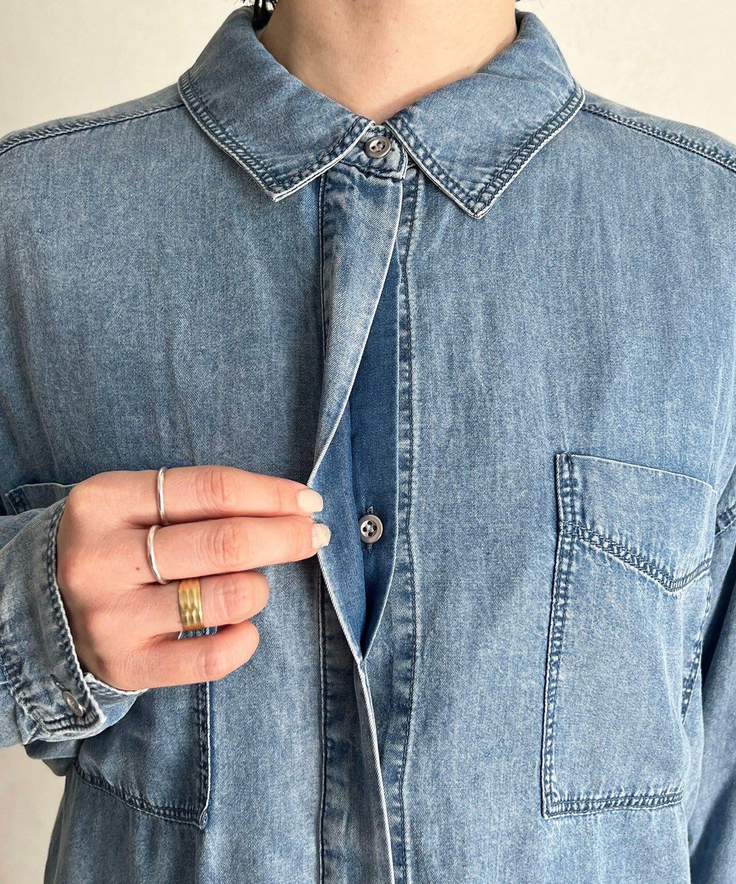 牛仔圓弧下襬襯衫