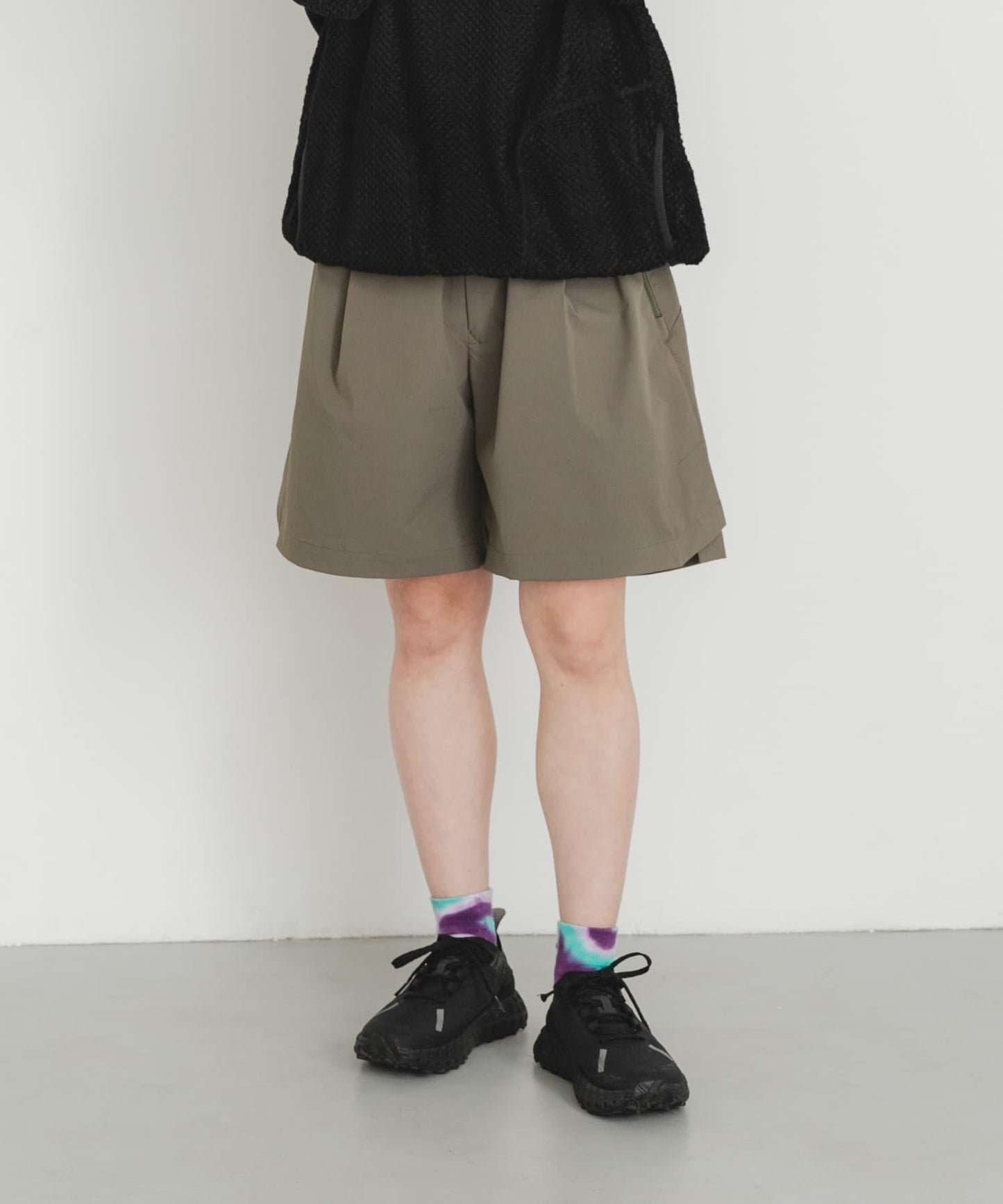 HIKE SHORTS 休閒短褲