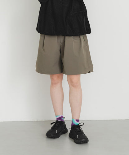 HIKE SHORTS 休閒短褲