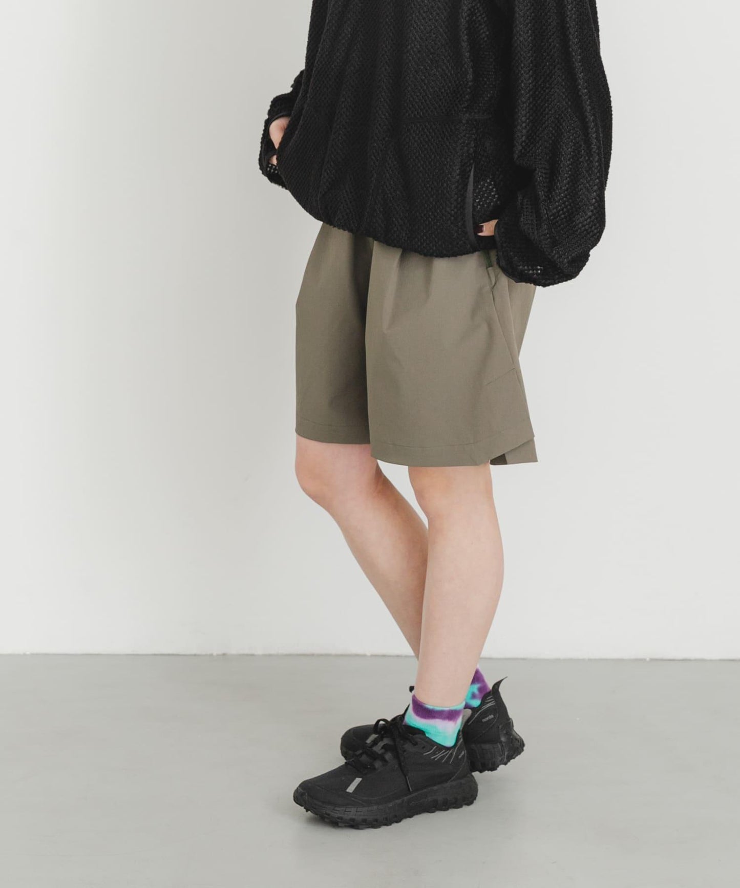 HIKE SHORTS 休閒短褲
