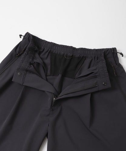 HIKE SHORTS 休閒短褲