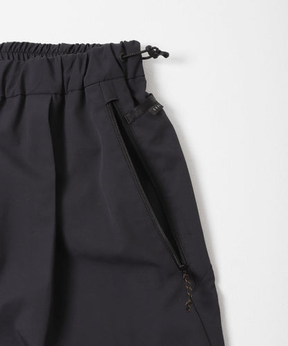 HIKE SHORTS 休閒短褲