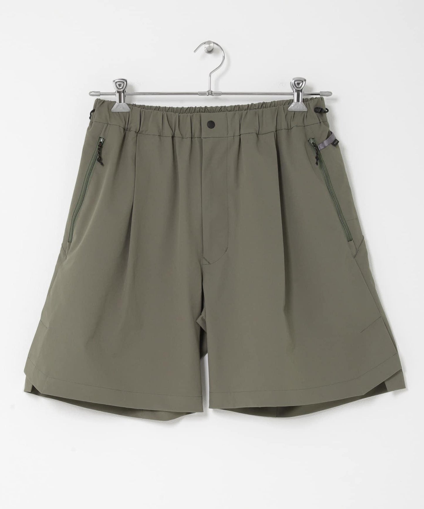 HIKE SHORTS 休閒短褲
