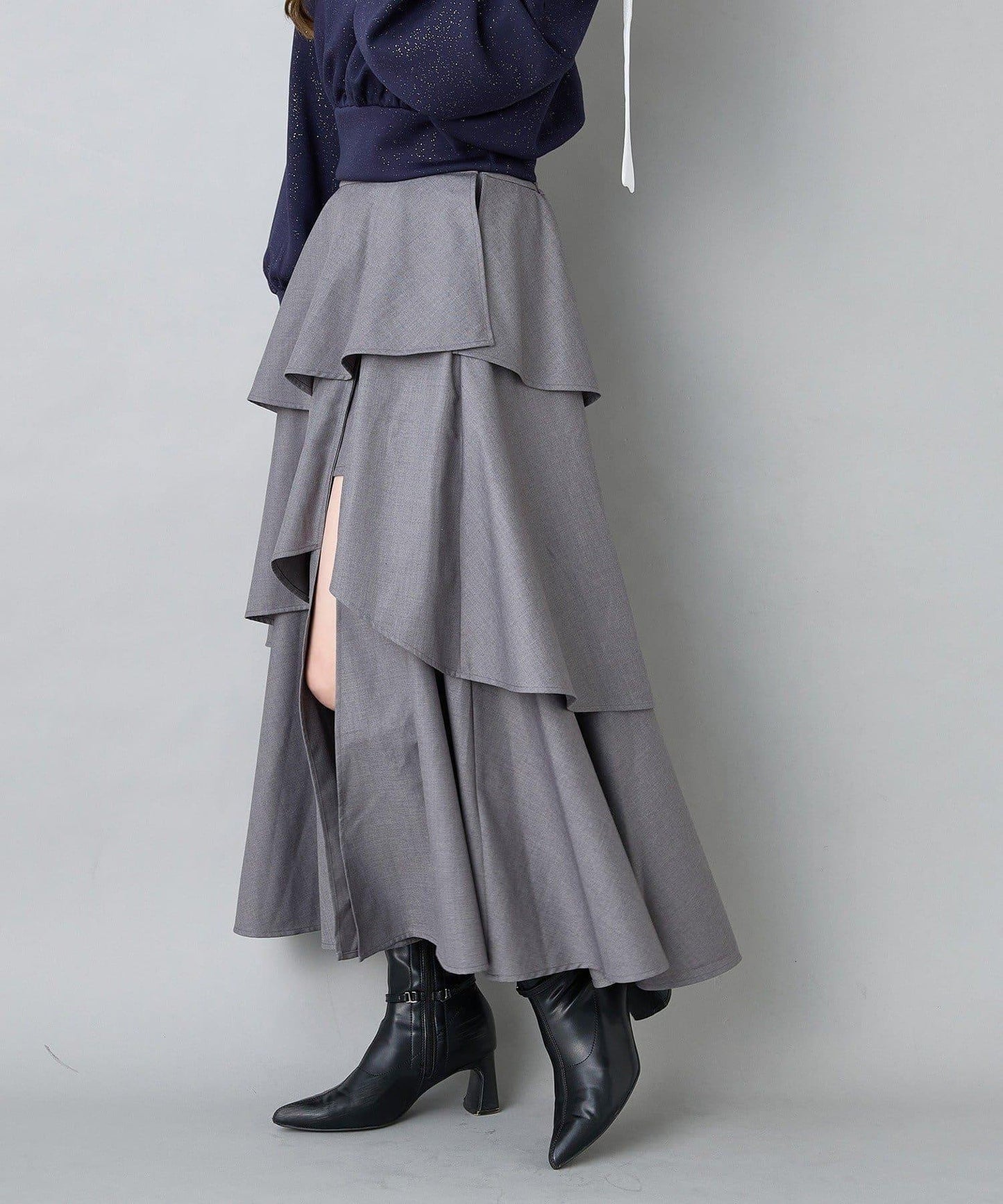 層疊設計＋後繫帶＋開叉＋長款半身裙