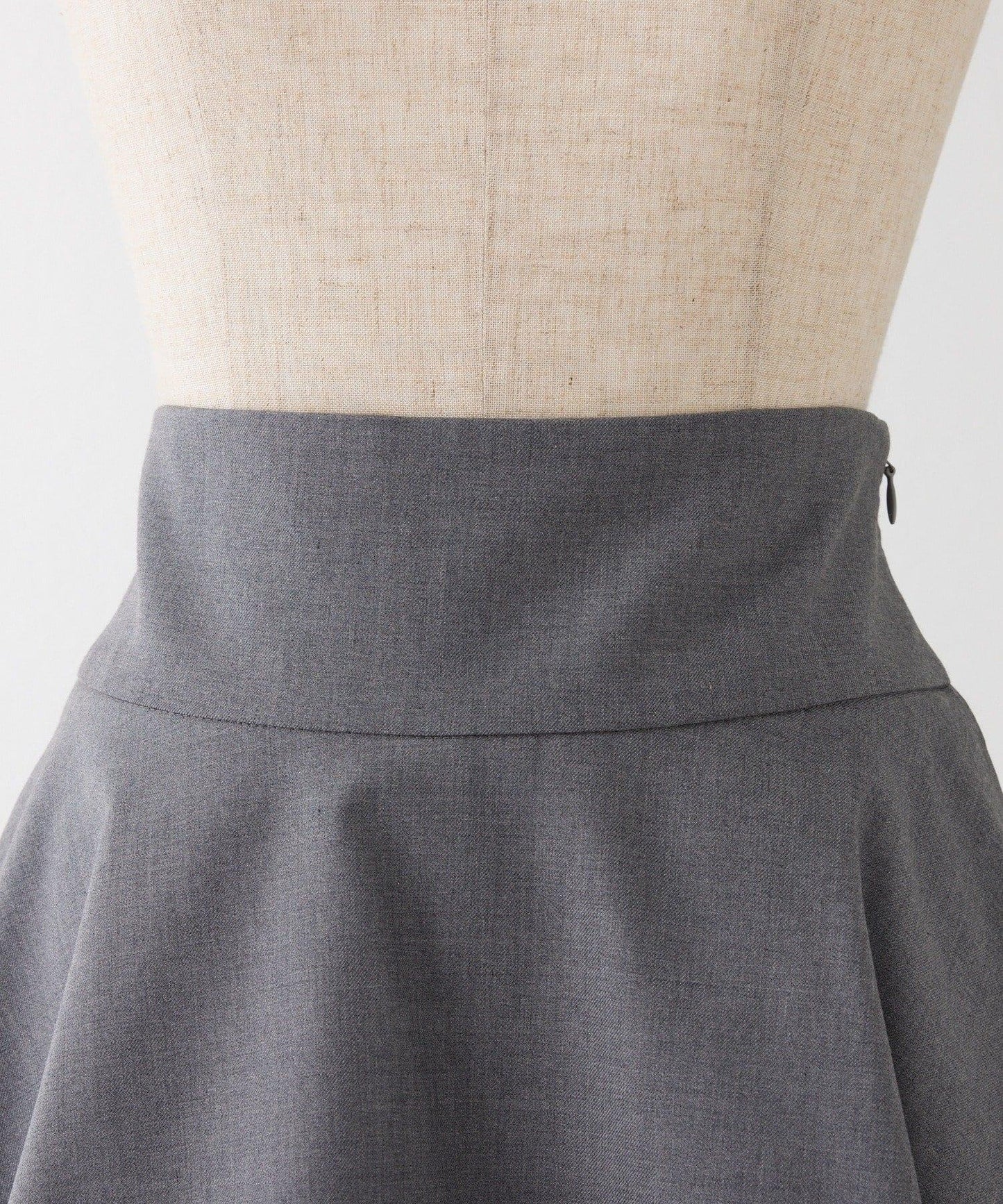 層疊設計＋後繫帶＋開叉＋長款半身裙