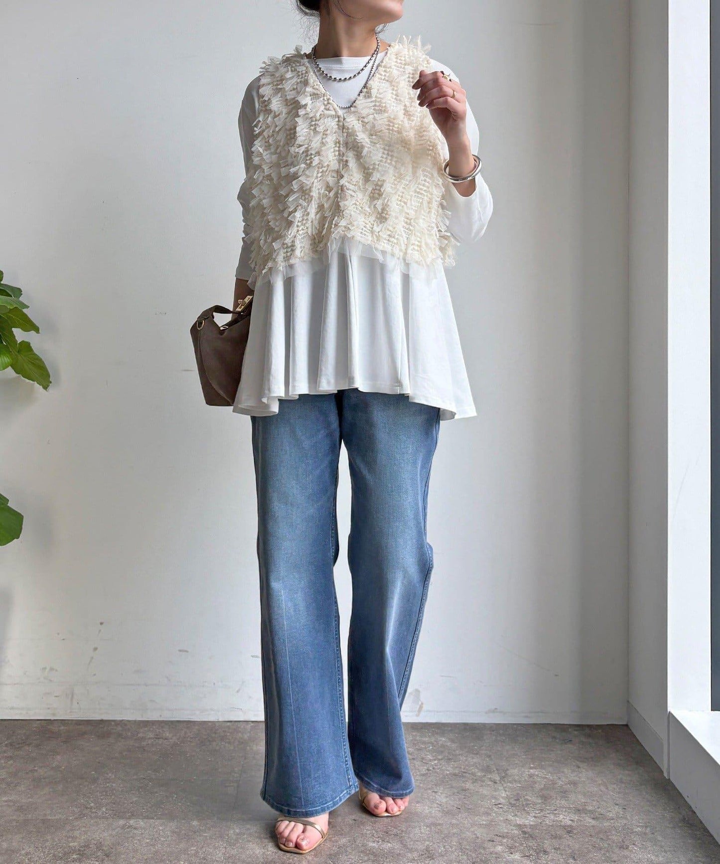 絲帶紗背心 × 傘擺套頭衫套裝