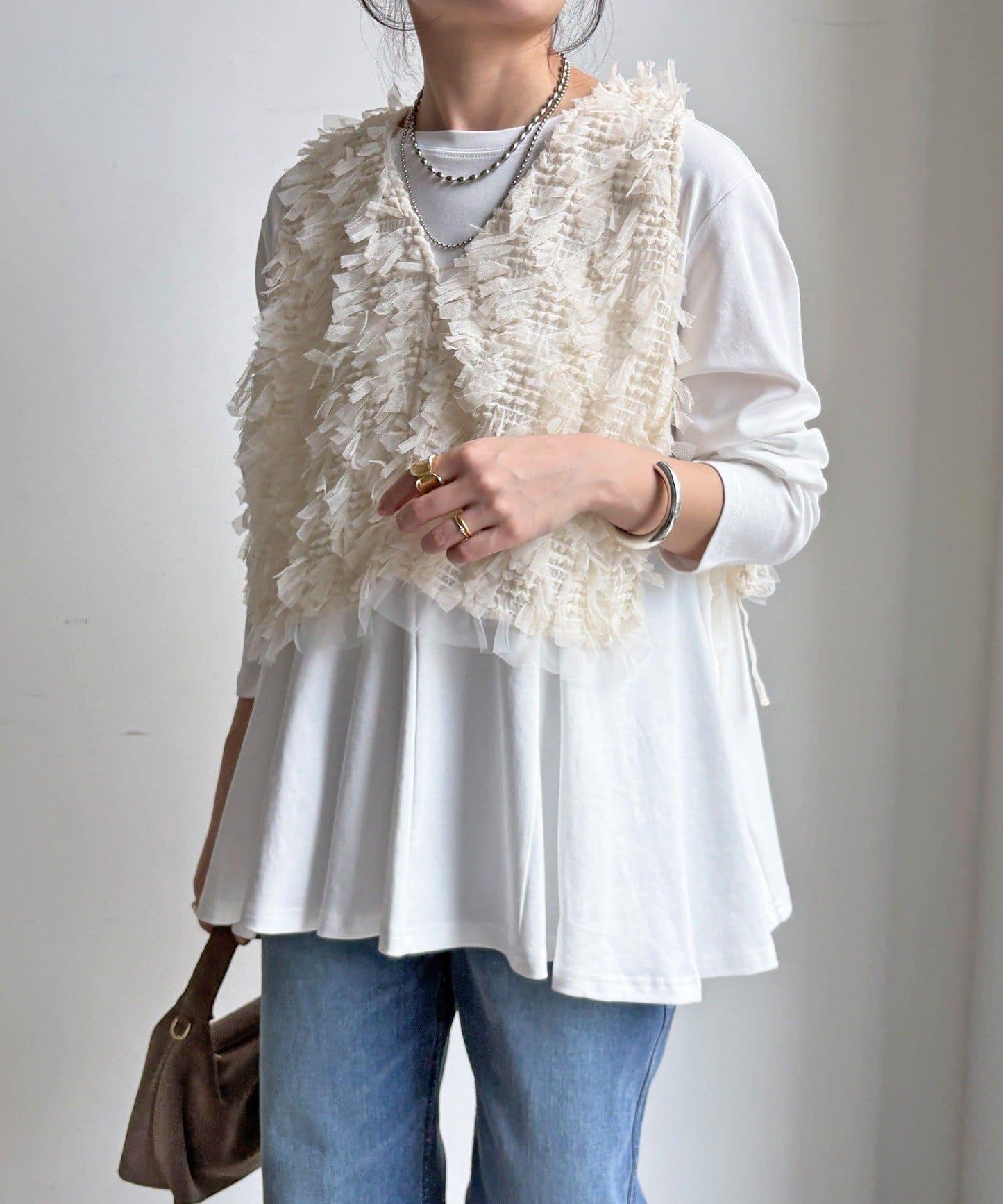 絲帶紗背心 × 傘擺套頭衫套裝