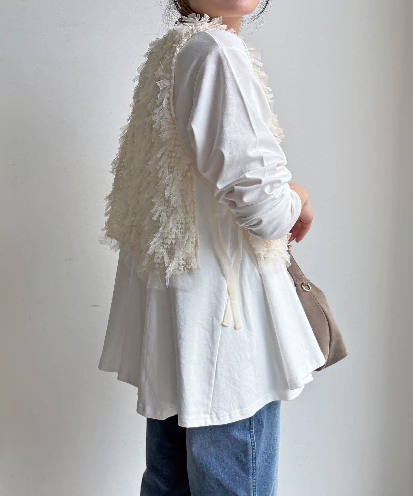 絲帶紗背心 × 傘擺套頭衫套裝