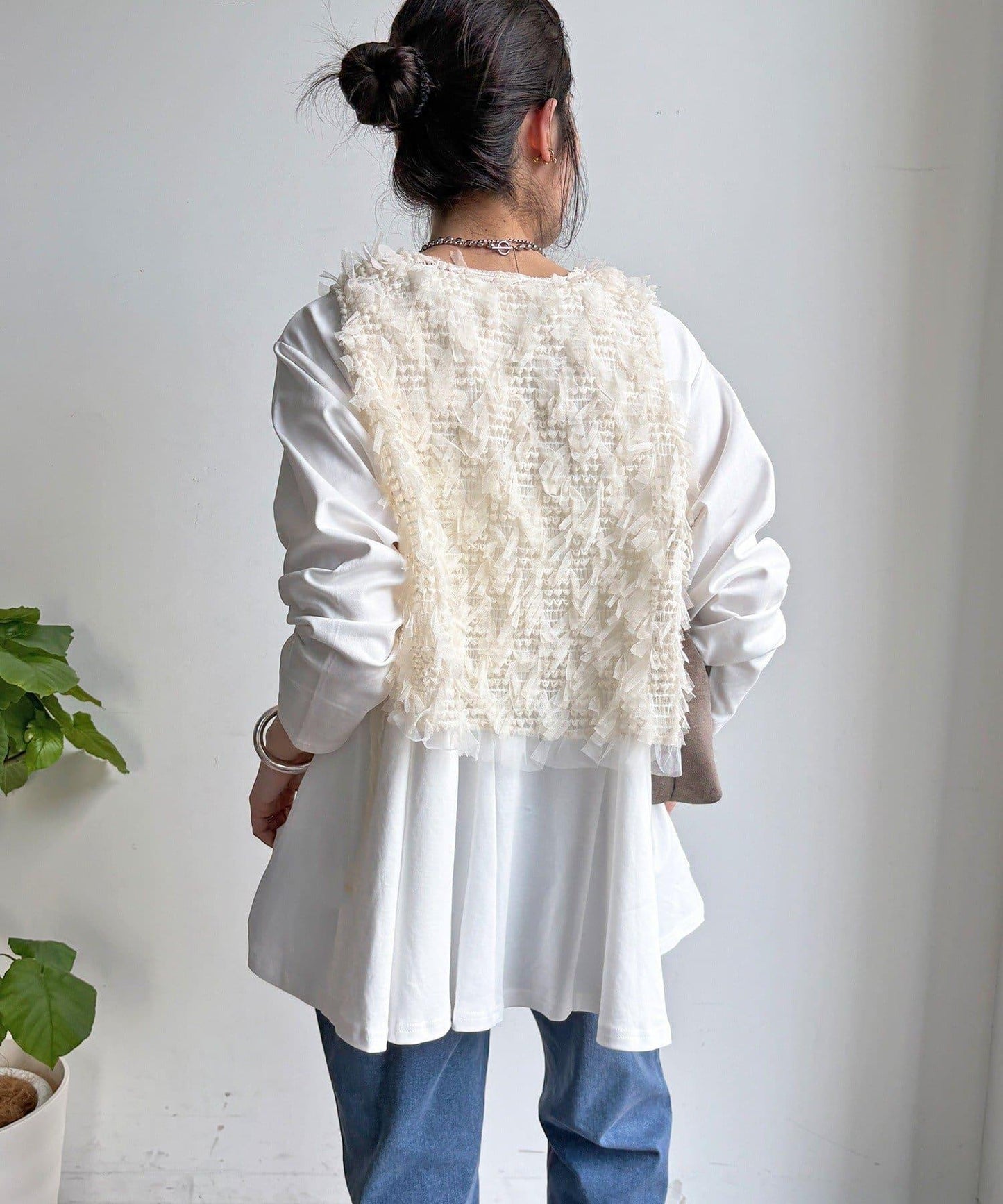 絲帶紗背心 × 傘擺套頭衫套裝