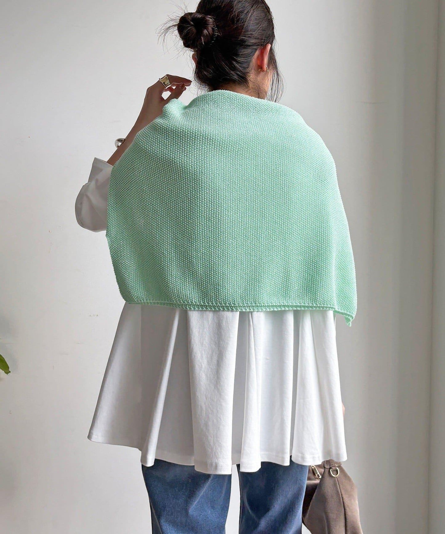 絲帶紗背心 × 傘擺套頭衫套裝