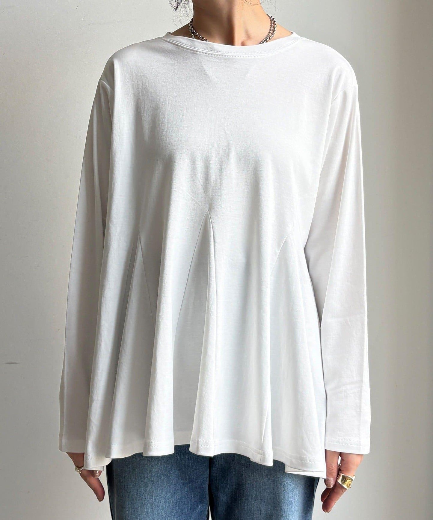 絲帶紗背心 × 傘擺套頭衫套裝