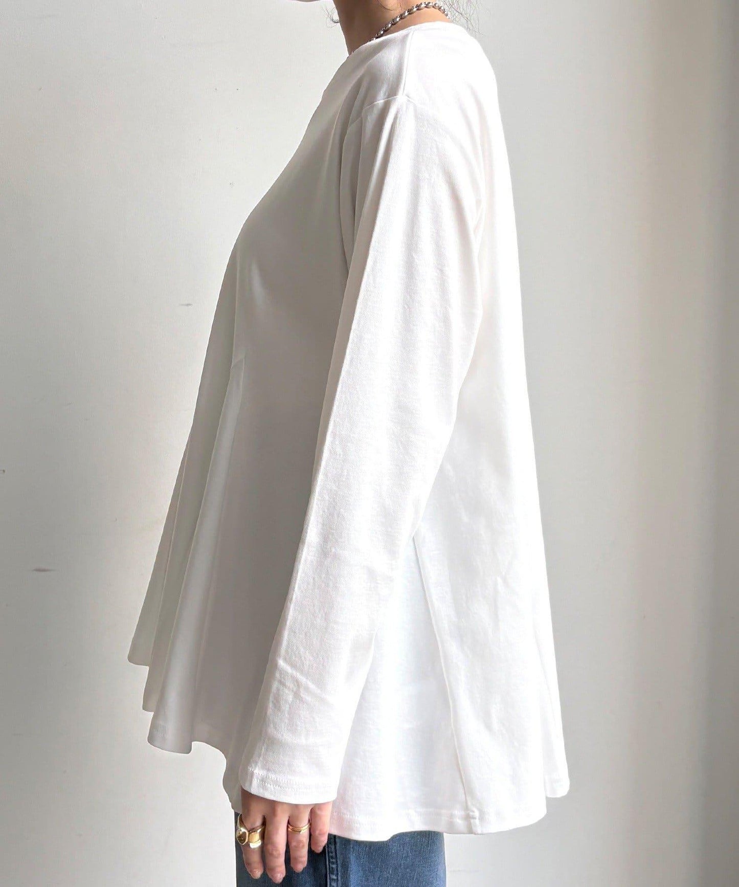 絲帶紗背心 × 傘擺套頭衫套裝