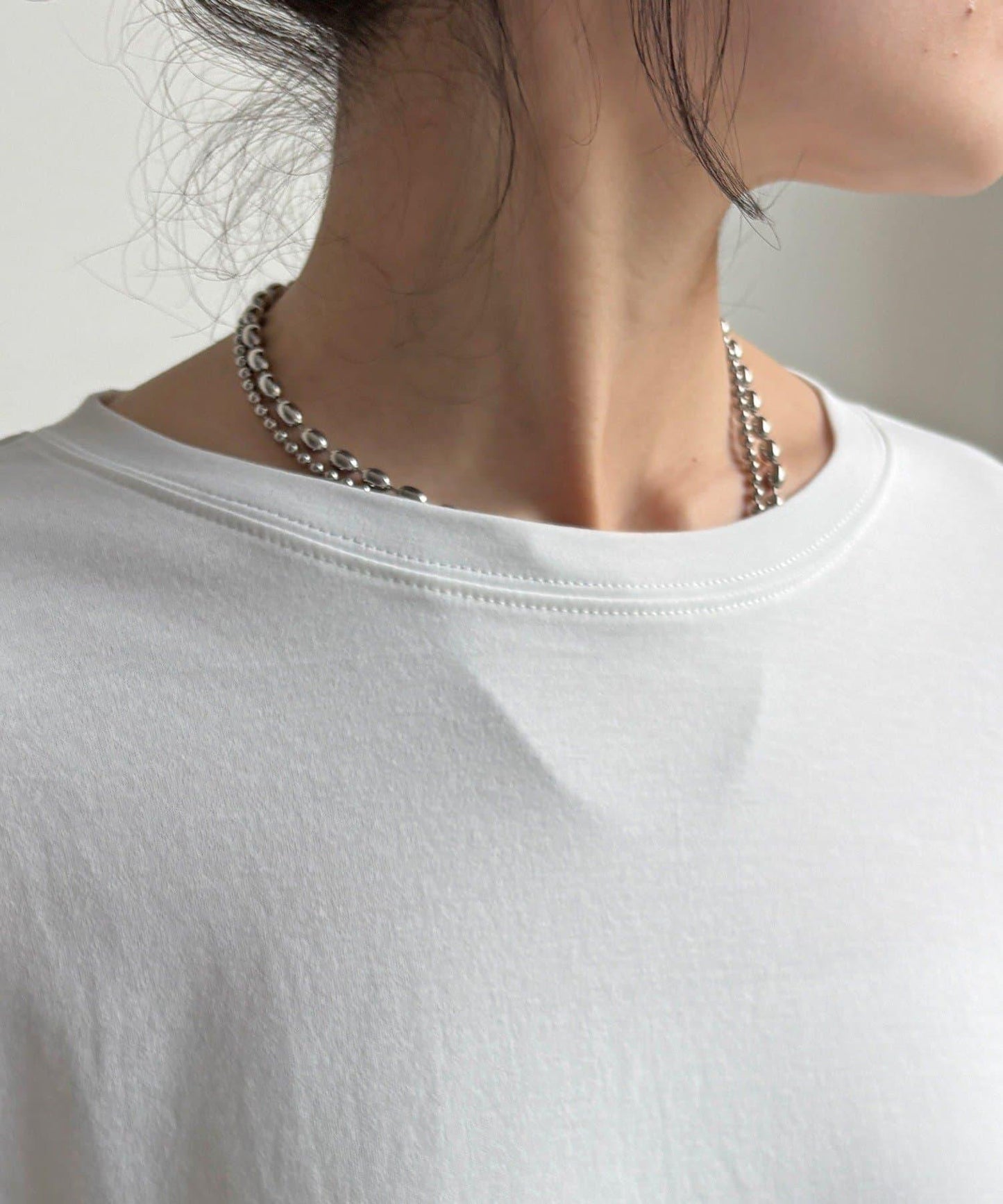 絲帶紗背心 × 傘擺套頭衫套裝