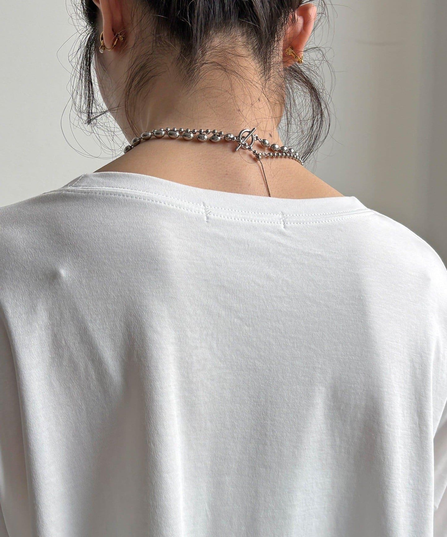 絲帶紗背心 × 傘擺套頭衫套裝