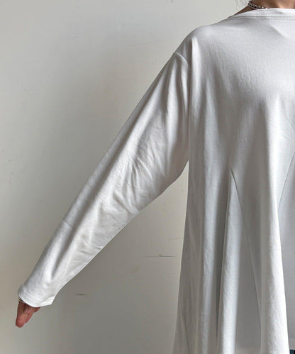 絲帶紗背心 × 傘擺套頭衫套裝