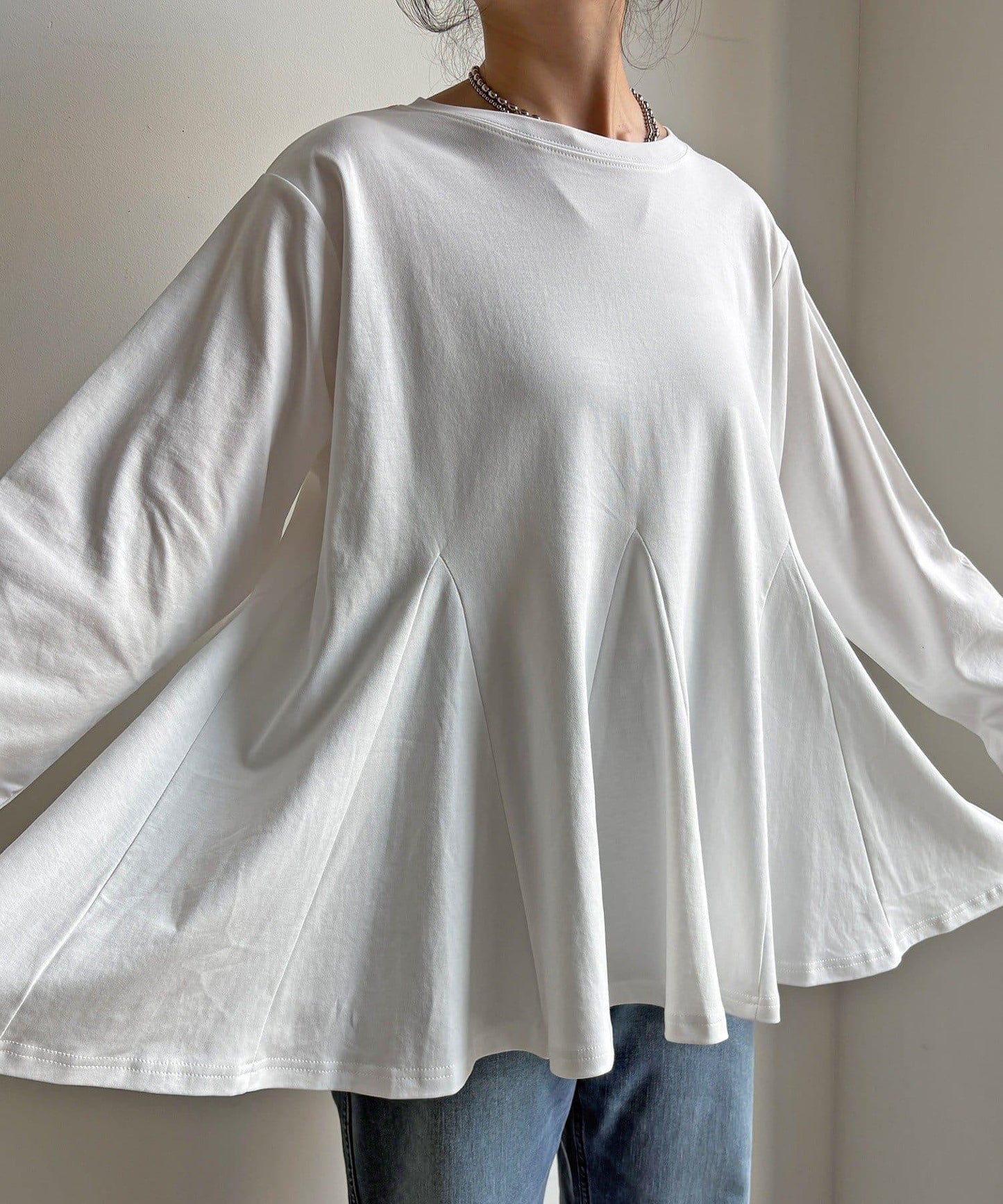 絲帶紗背心 × 傘擺套頭衫套裝