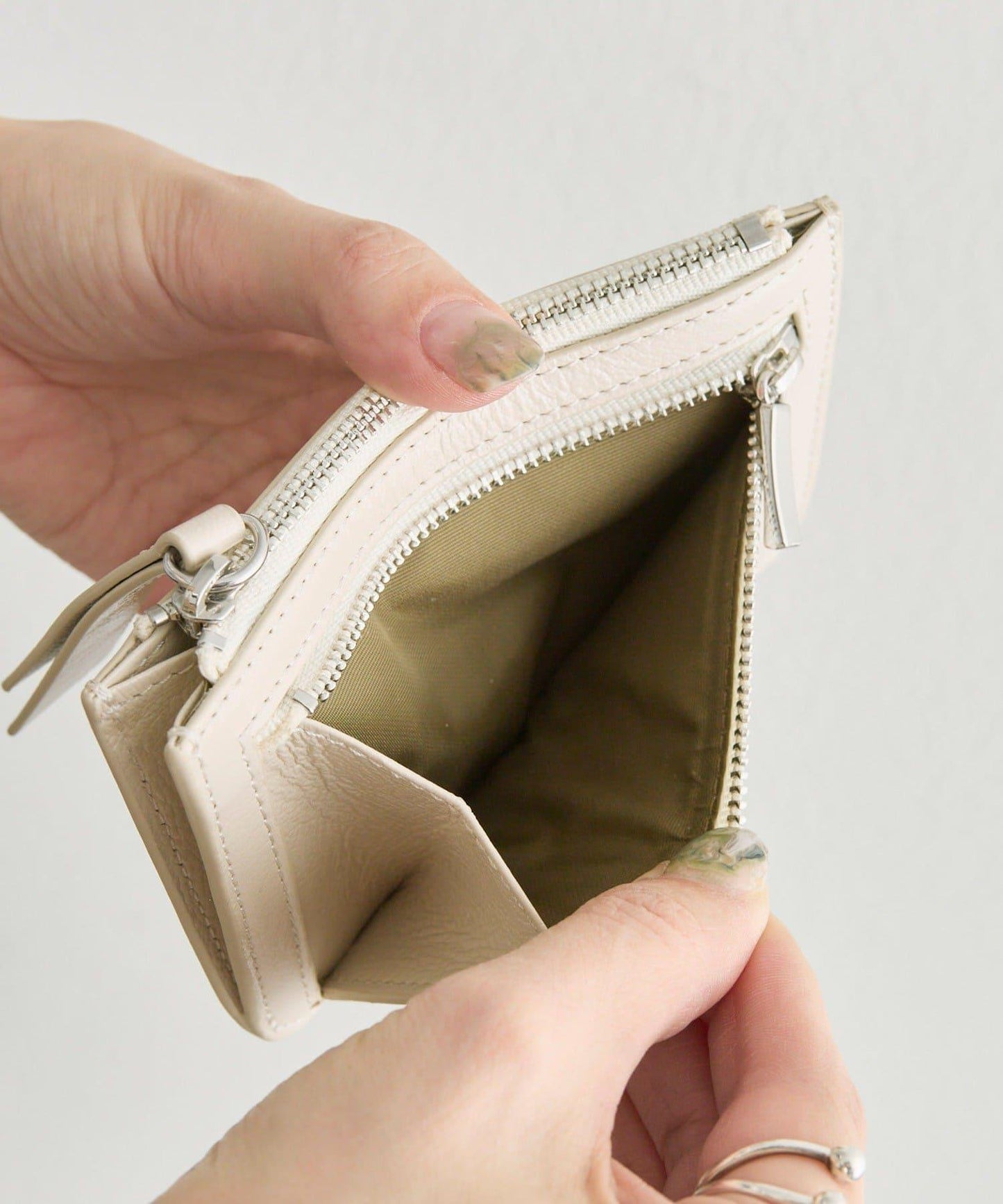 《本革》 迷你皮革卡片零錢包