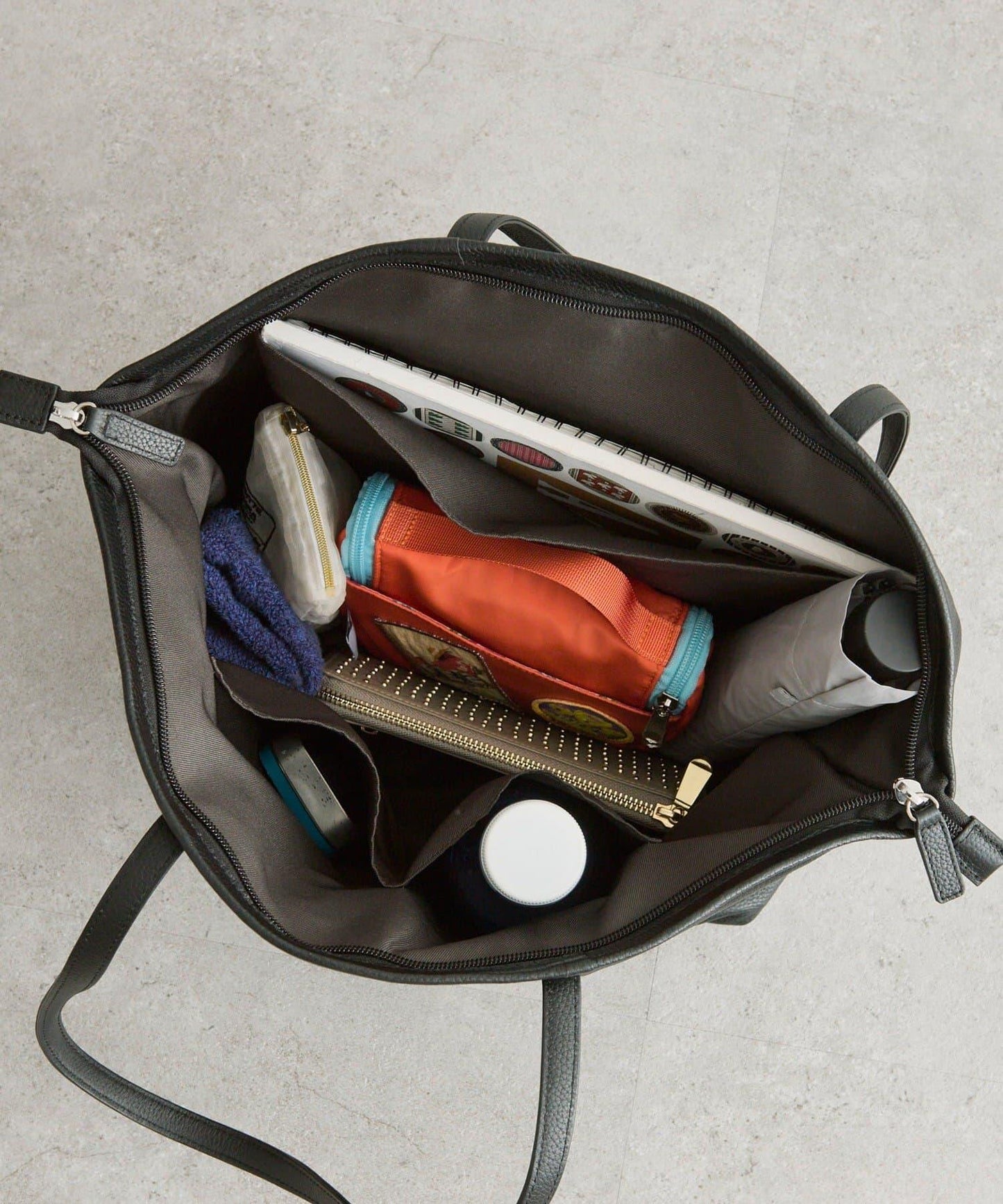 真皮 A4尺寸適配 馬型掛飾 托特包