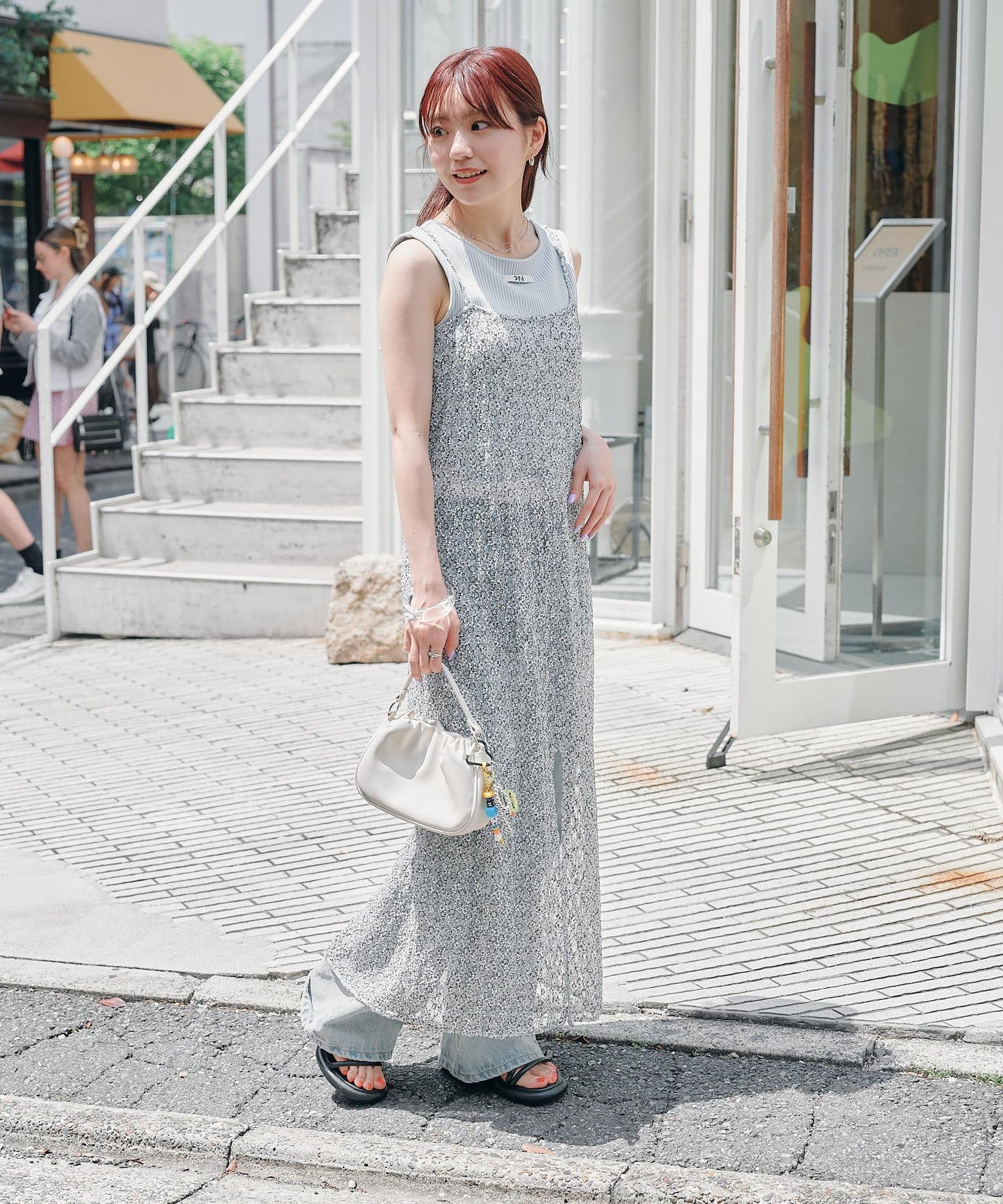 Kastane 蕾絲花卉吊帶連衣裙