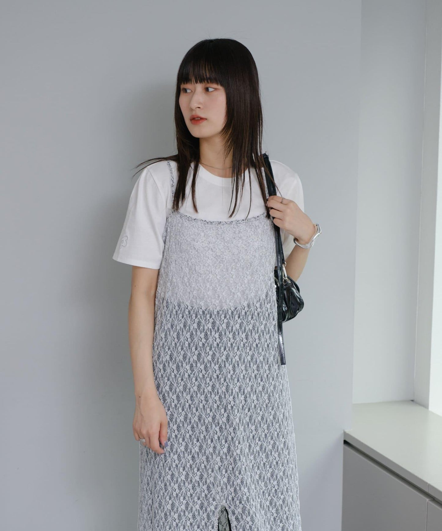 Kastane 蕾絲花卉吊帶連衣裙