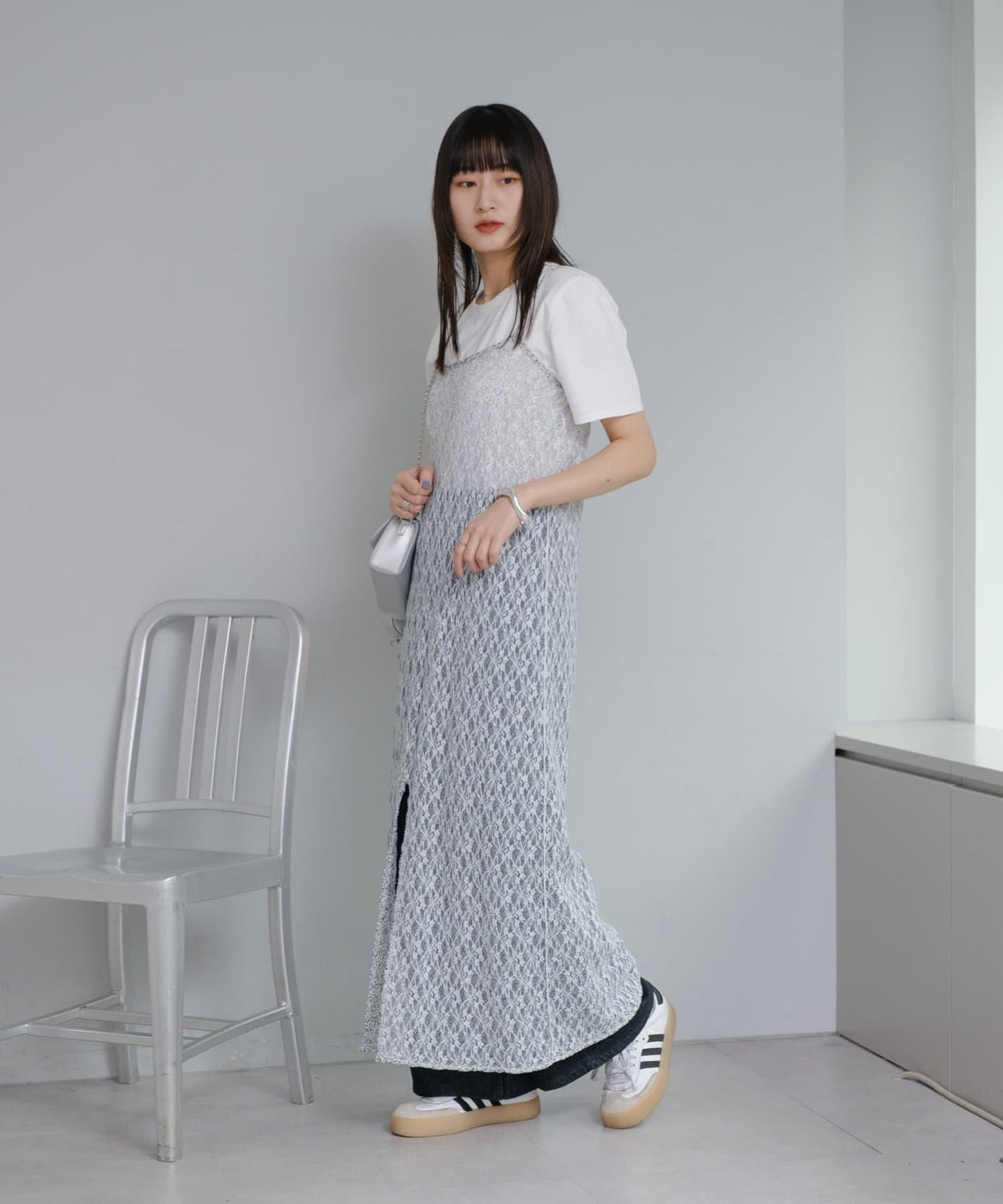 Kastane 蕾絲花卉吊帶連衣裙