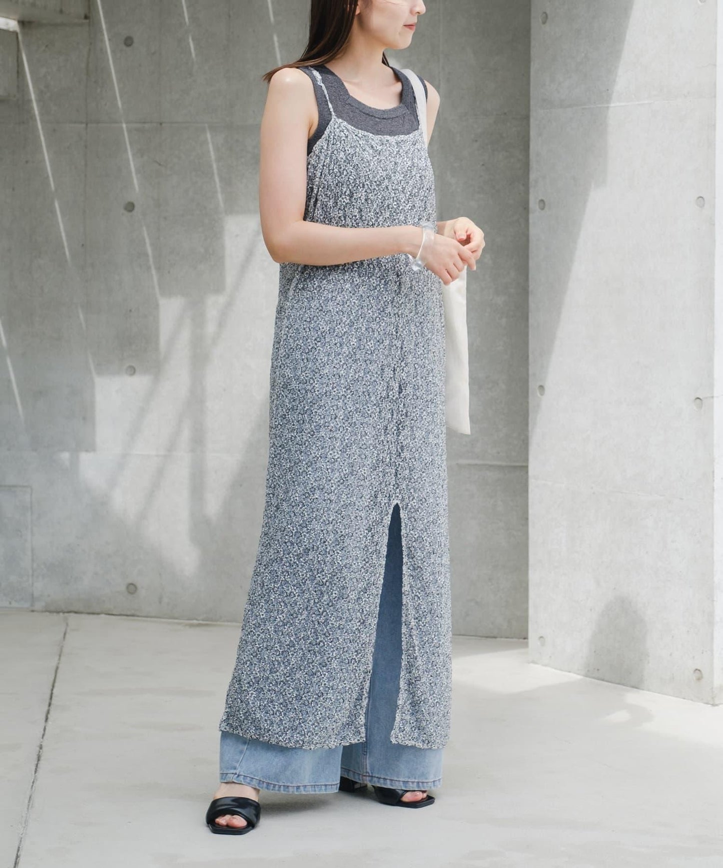 Kastane 蕾絲花卉吊帶連衣裙