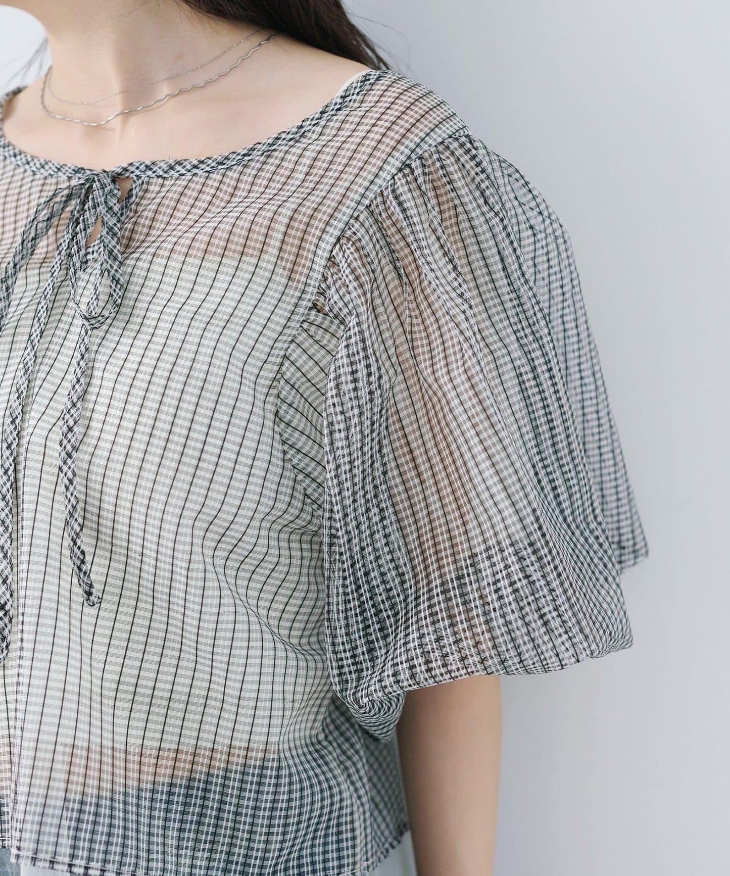 網紗格紋泡泡袖襯衫