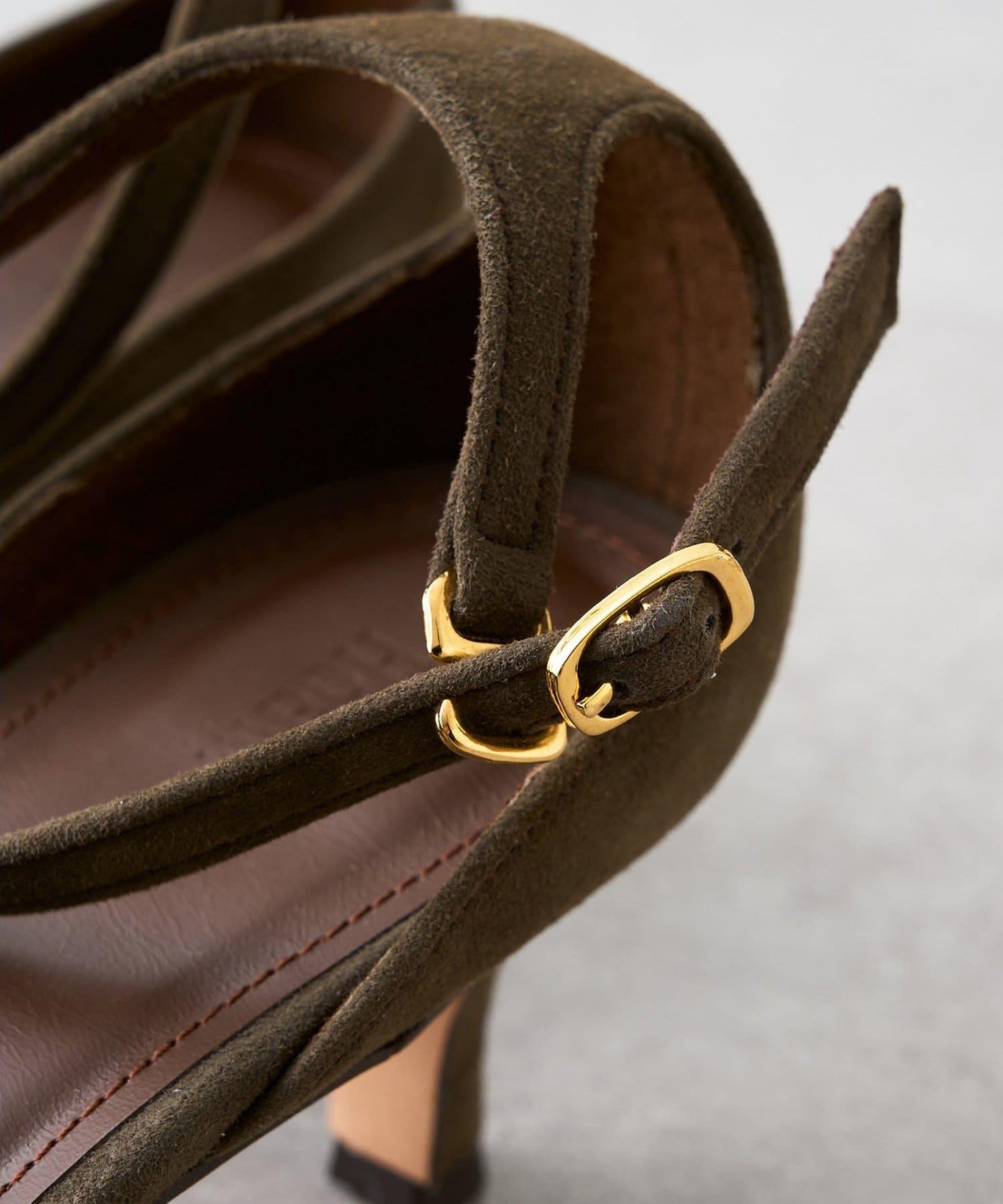 <インフルエンサーコラボカラーあり>【Hoaw.】スエードポインテッドパンプス