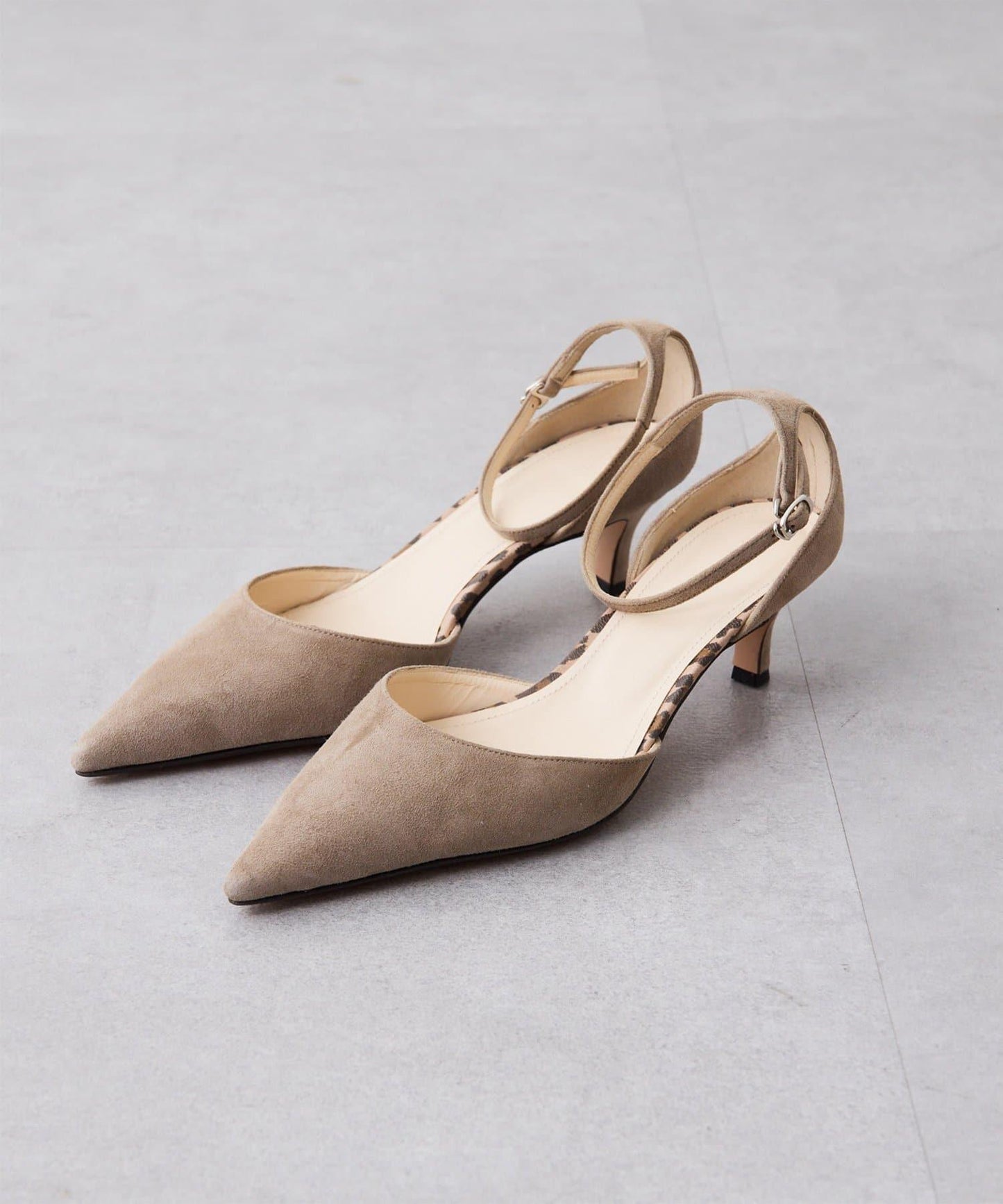 <インフルエンサーコラボカラーあり>【Hoaw.】スエードポインテッドパンプス