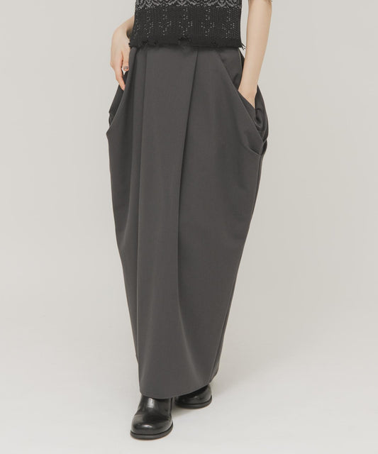 垂墜褶襉半身裙