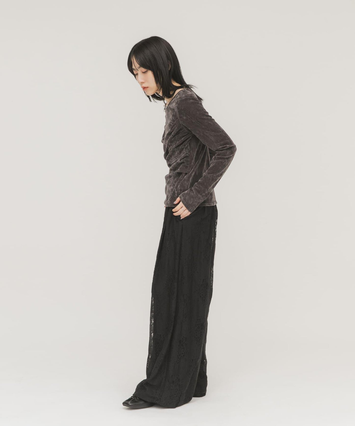 透膚天鵝絨交叉垂墜T恤