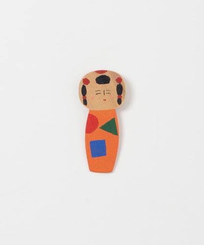 すはらゆう子 こけし造型胸針