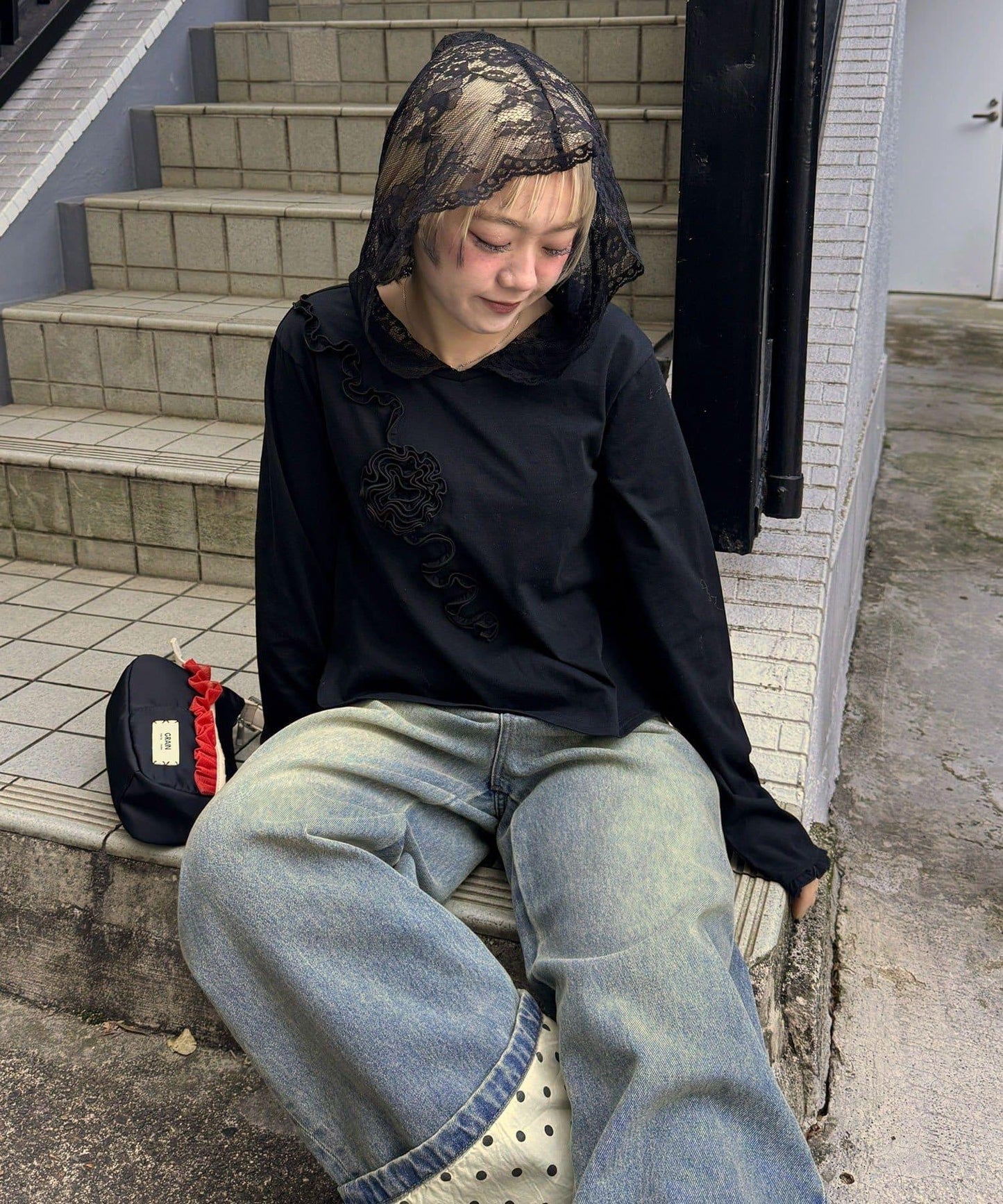 玫瑰荷葉蕾絲連帽薄紗上衣