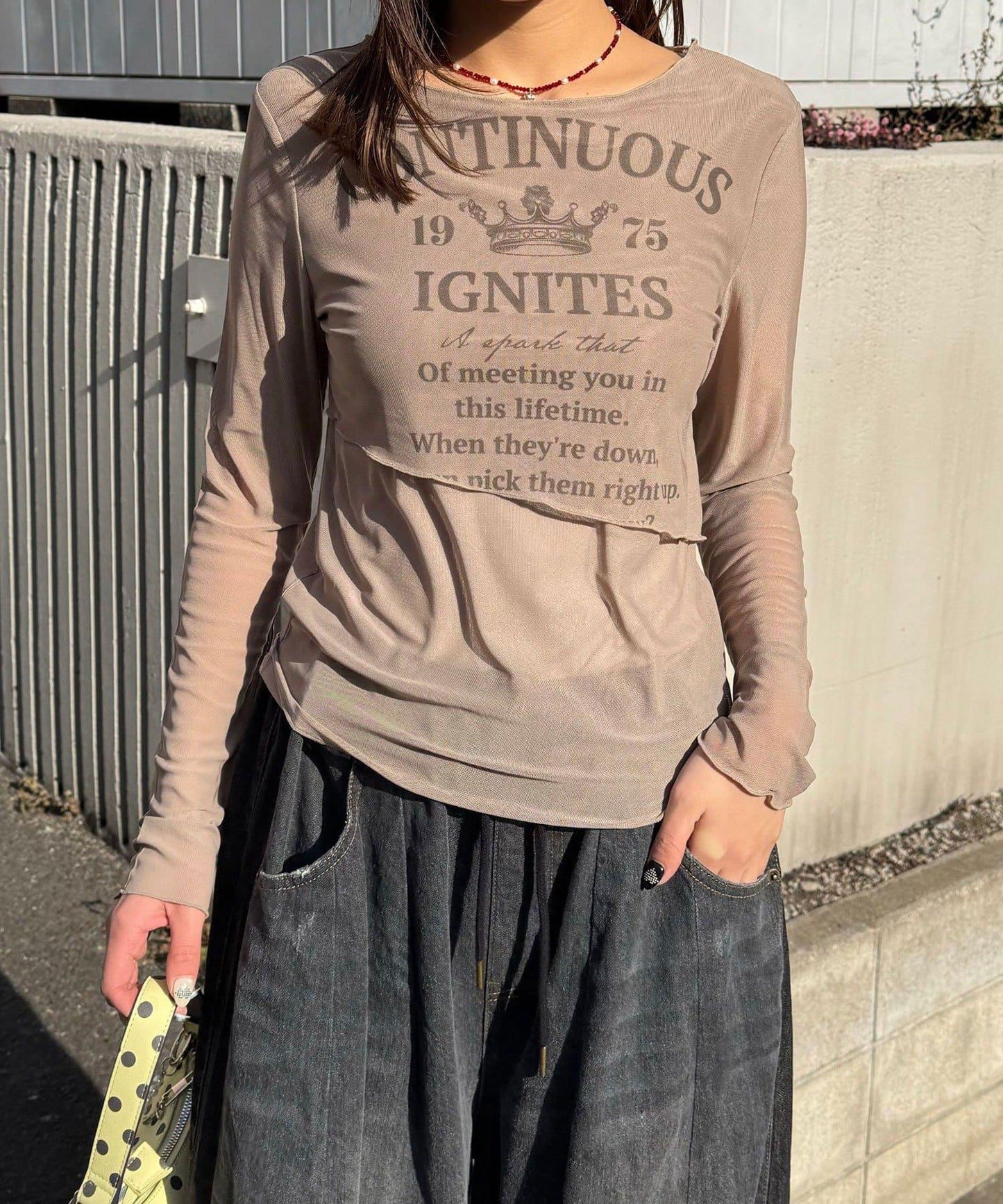 分層設計 網紗Logo 上衣