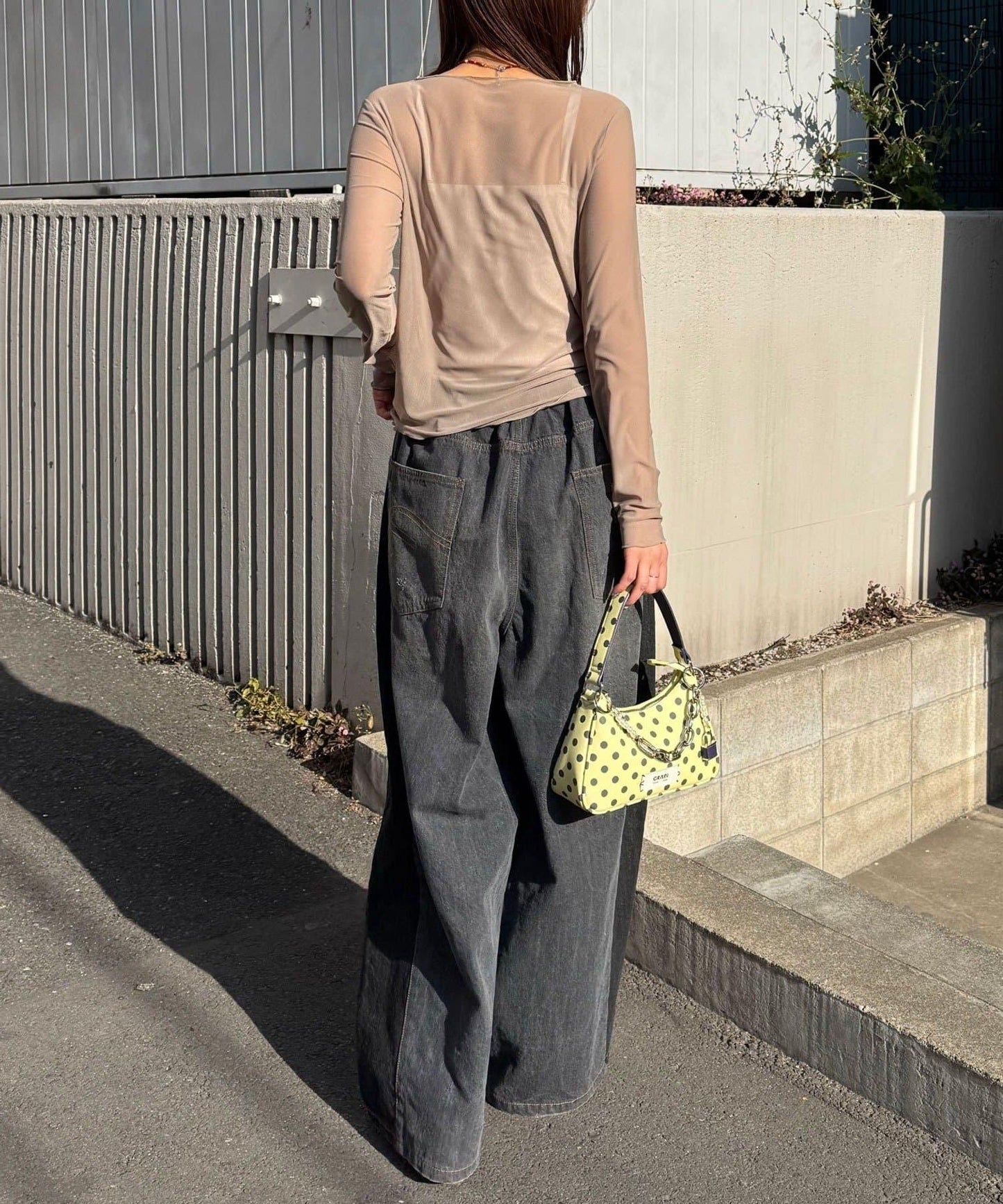 分層設計 網紗Logo 上衣