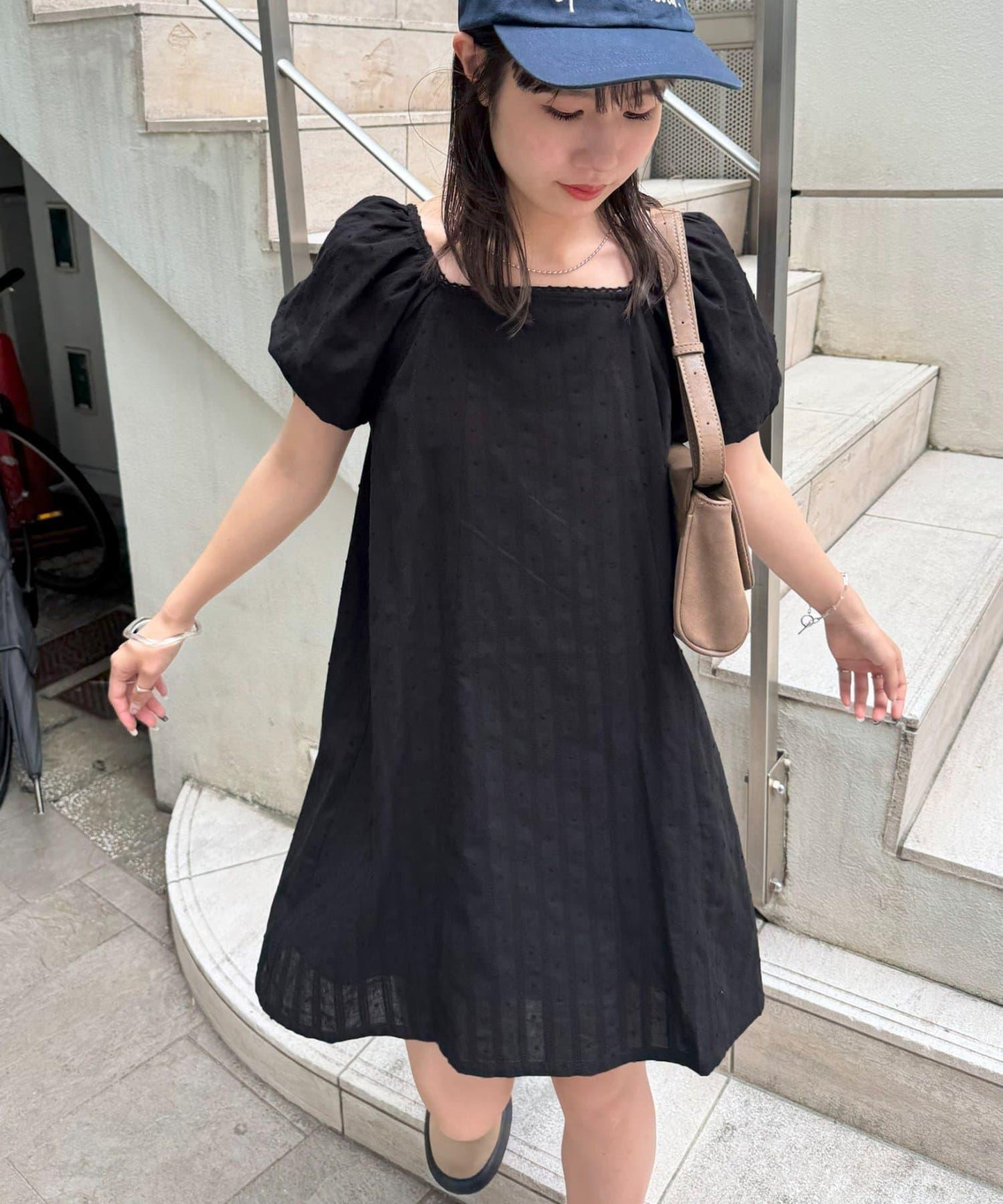 Discoat umm. 多比織點短袖迷你連衣裙