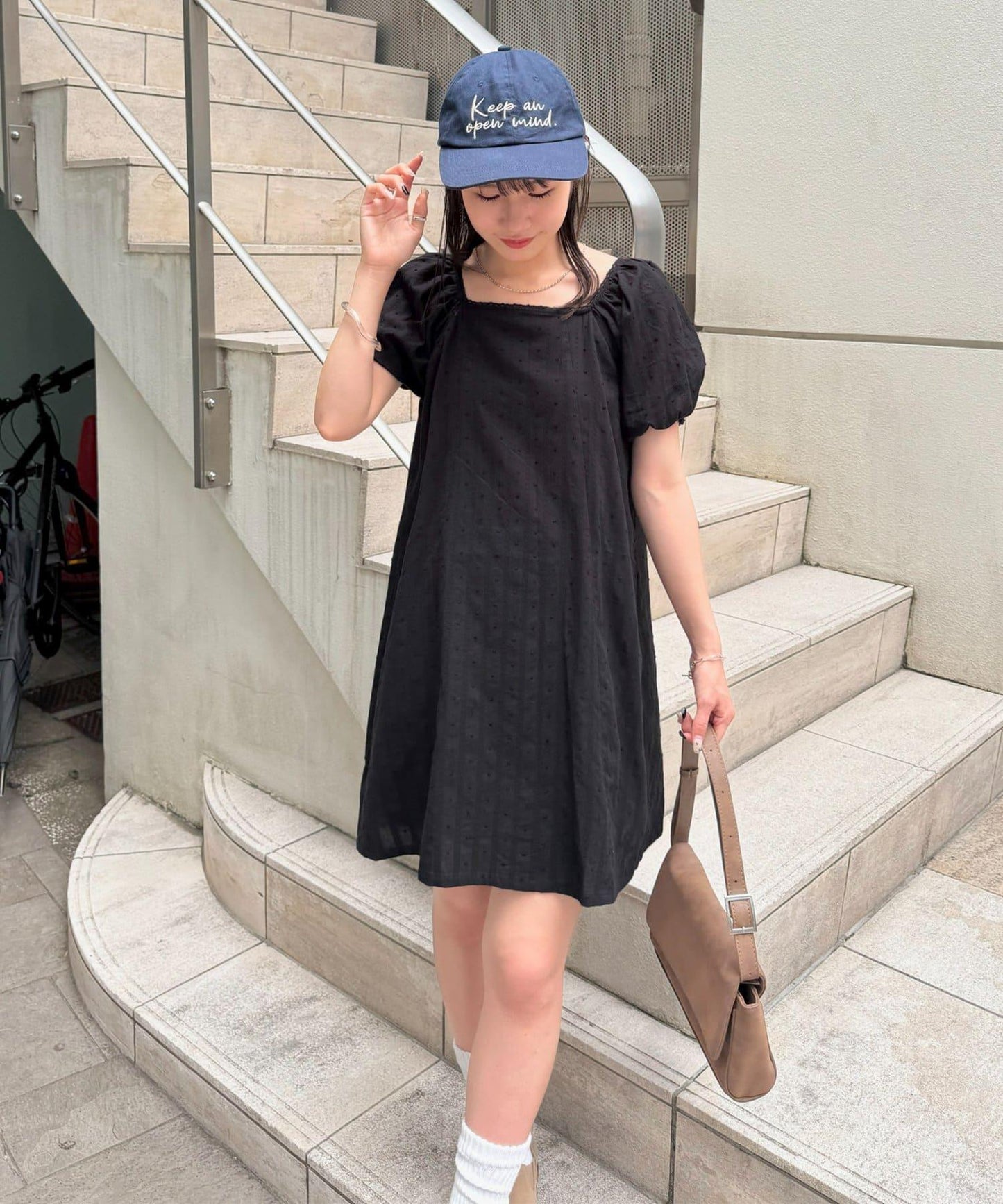 Discoat umm. 多比織點短袖迷你連衣裙