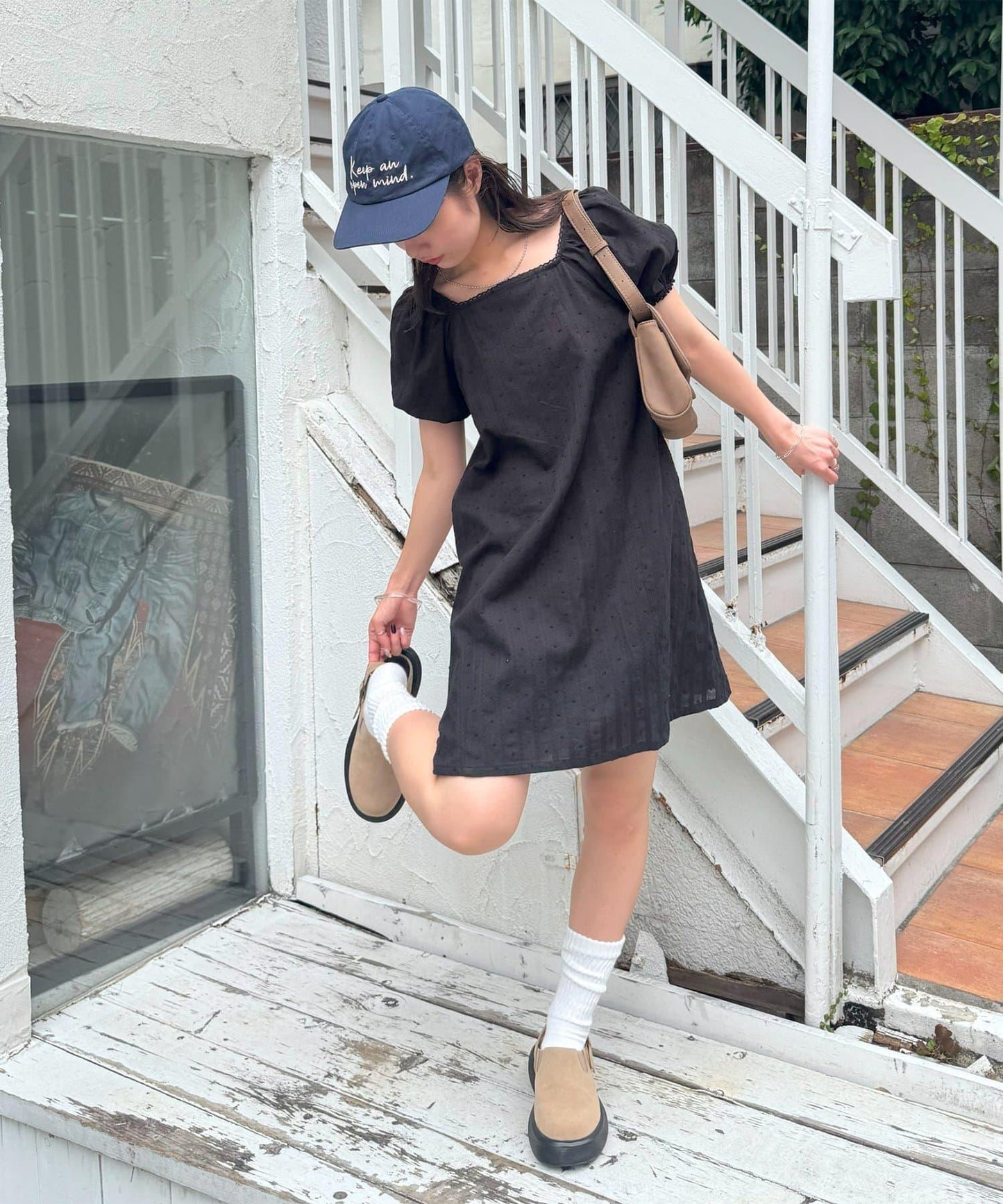 Discoat umm. 多比織點短袖迷你連衣裙