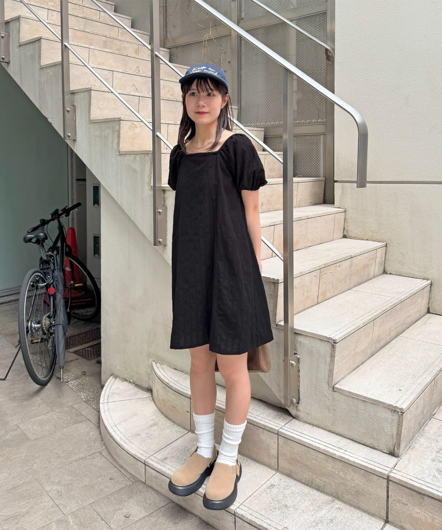 Discoat umm. 多比織點短袖迷你連衣裙