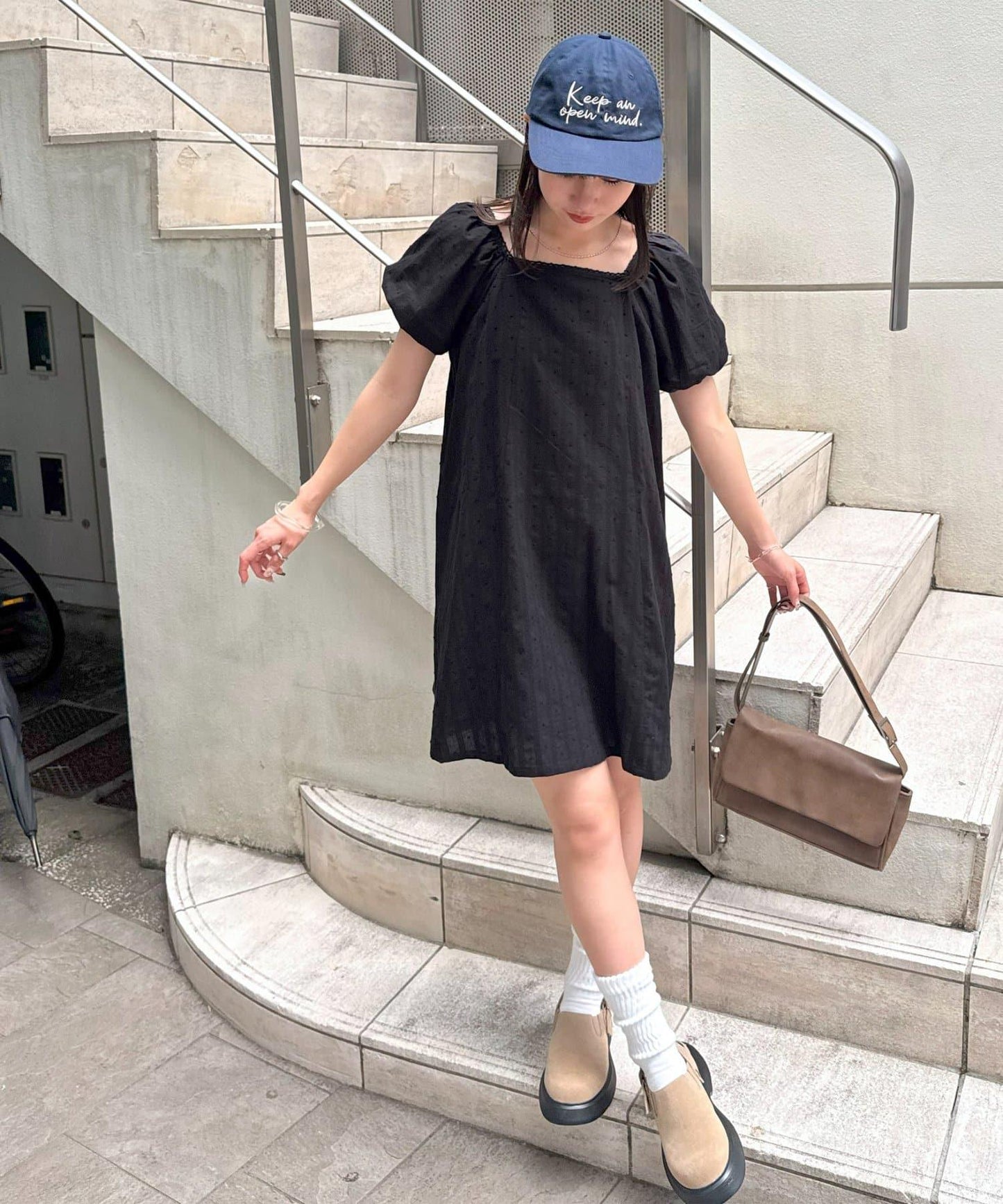 Discoat umm. 多比織點短袖迷你連衣裙