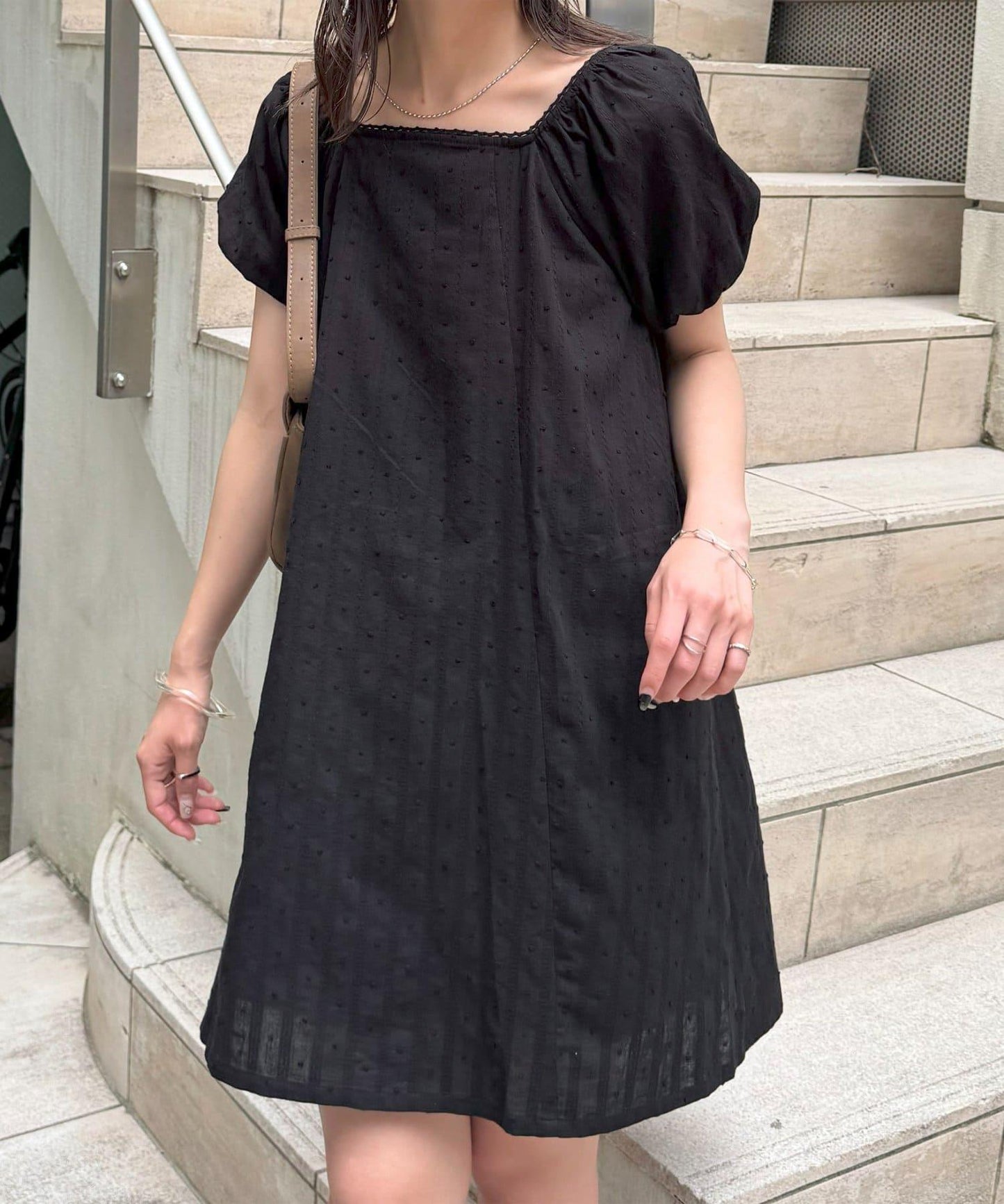 Discoat umm. 多比織點短袖迷你連衣裙