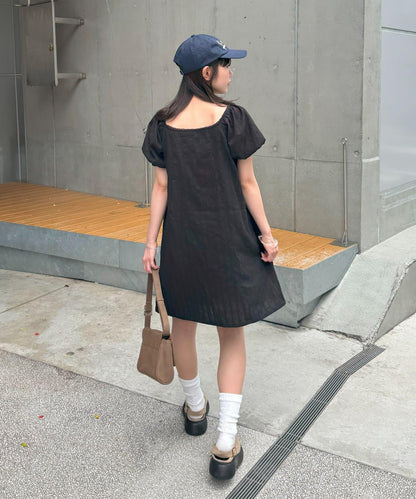 Discoat umm. 多比織點短袖迷你連衣裙