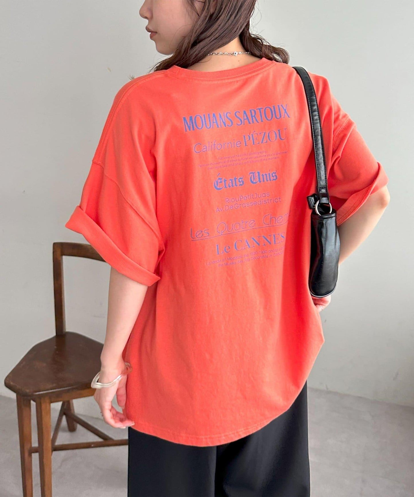 混合字體背部印花 T恤