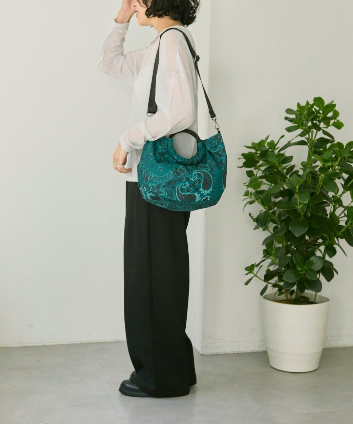 《撥水/便利な2WAY》 半圓包